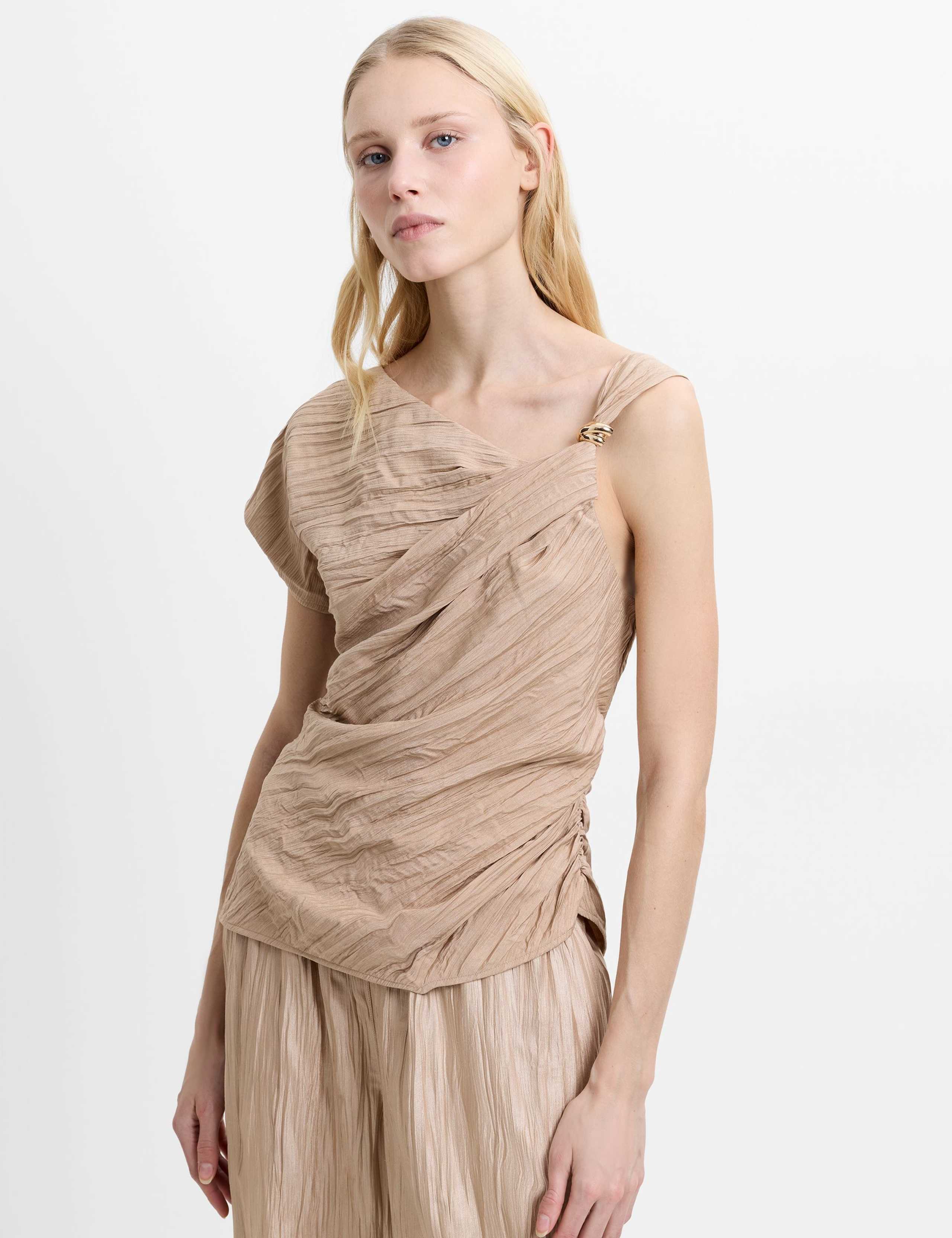 Textured One Shoulder Hardware Detail Top