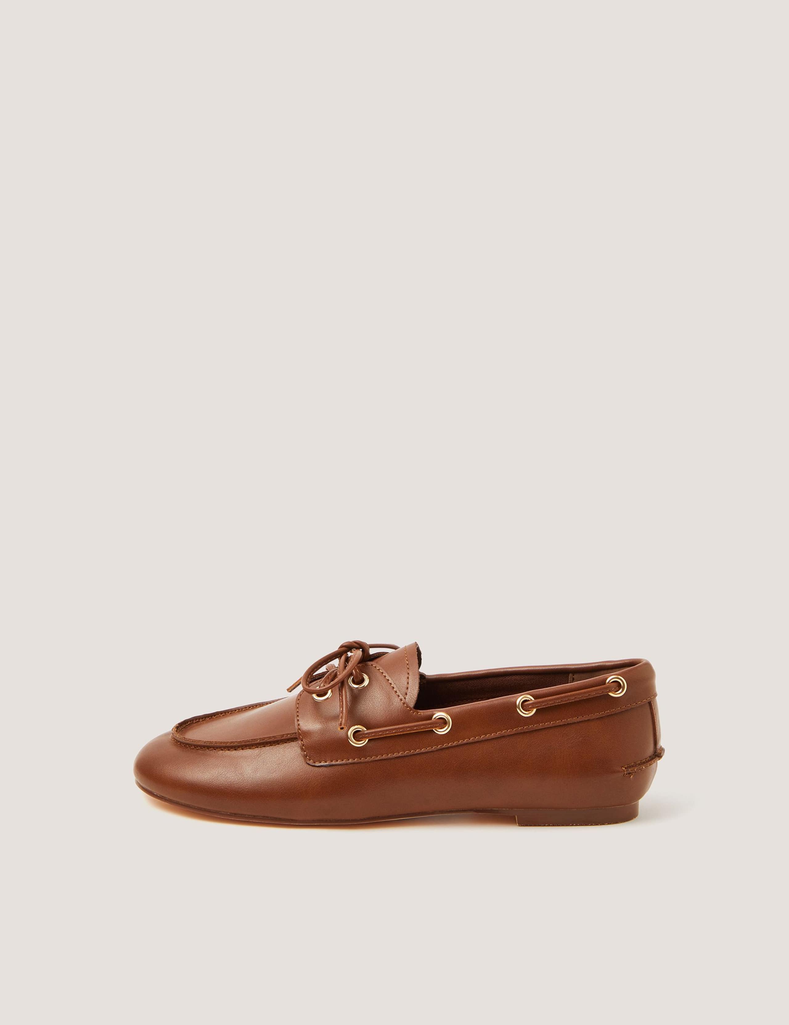 Faux Leather Lace Up Flat Boat Shoes