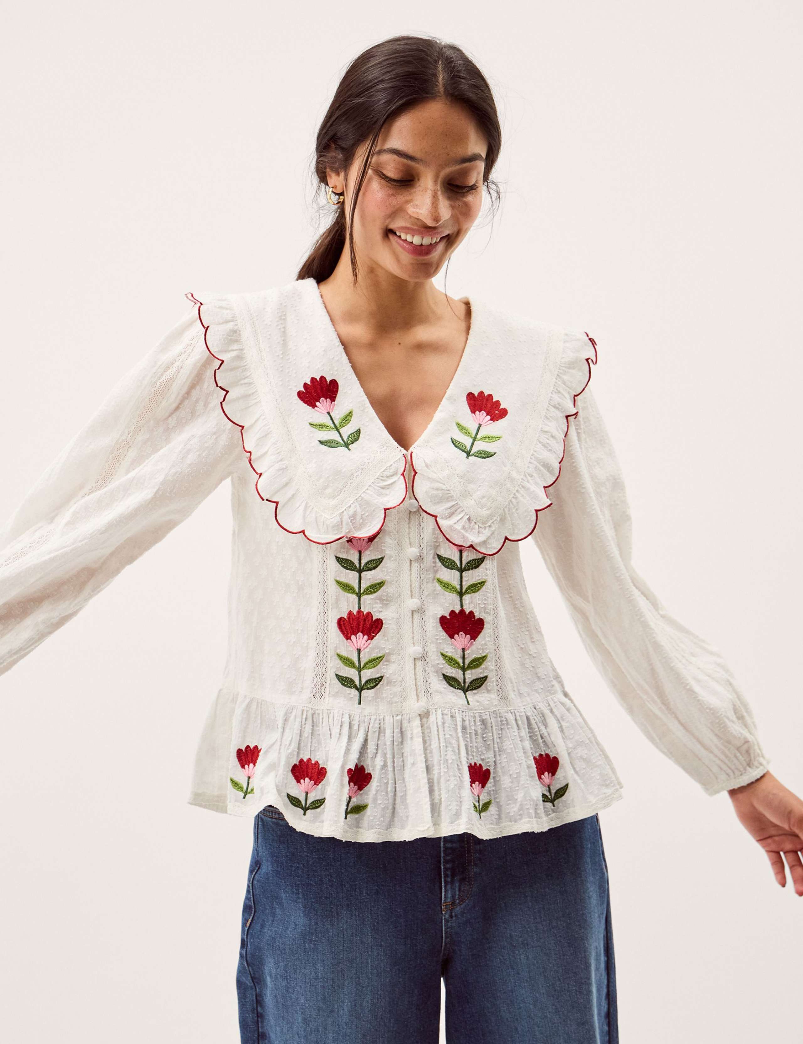 Tulip Embroidered Scallop Collar Top
