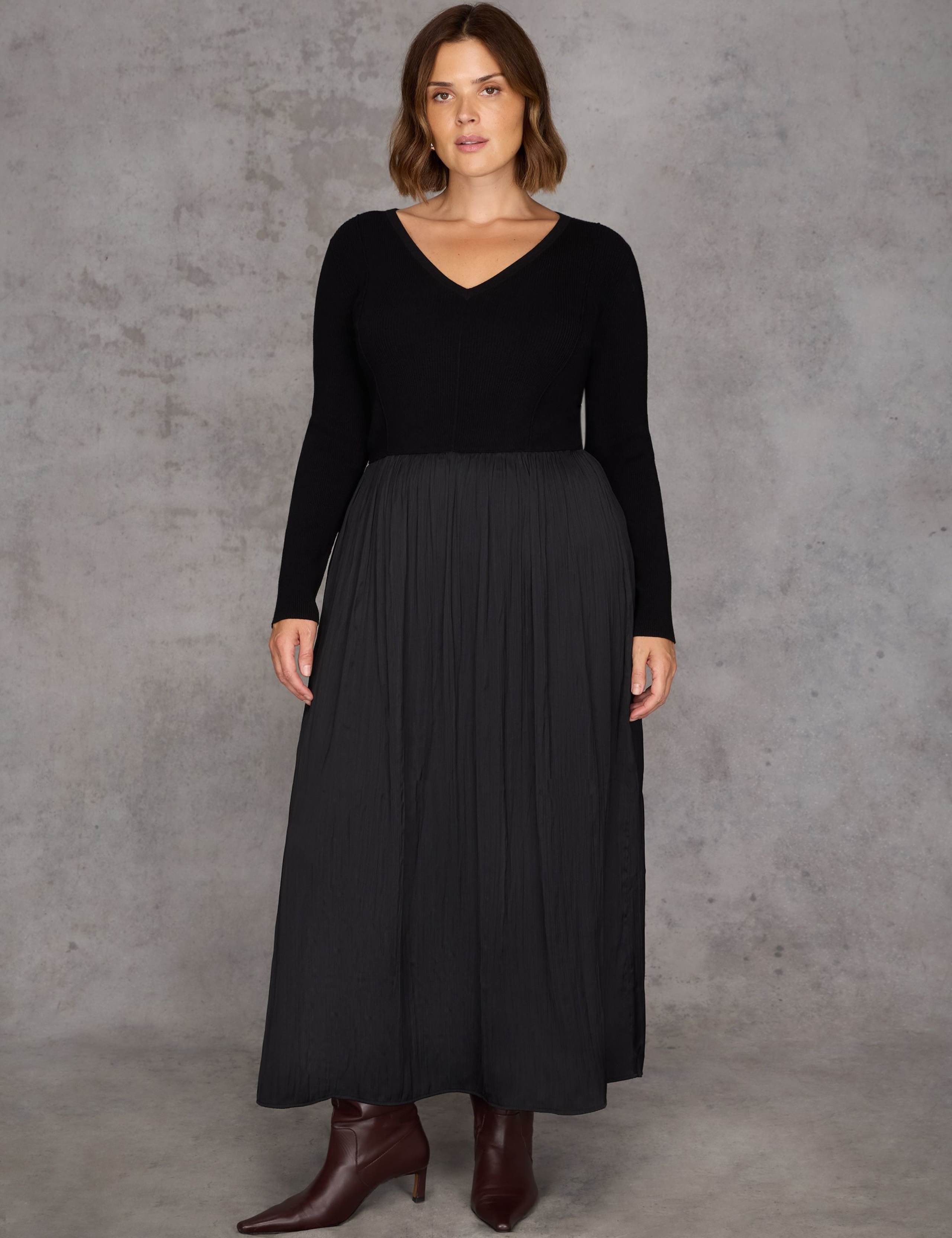 V-Neck Midaxi Tea Dress
