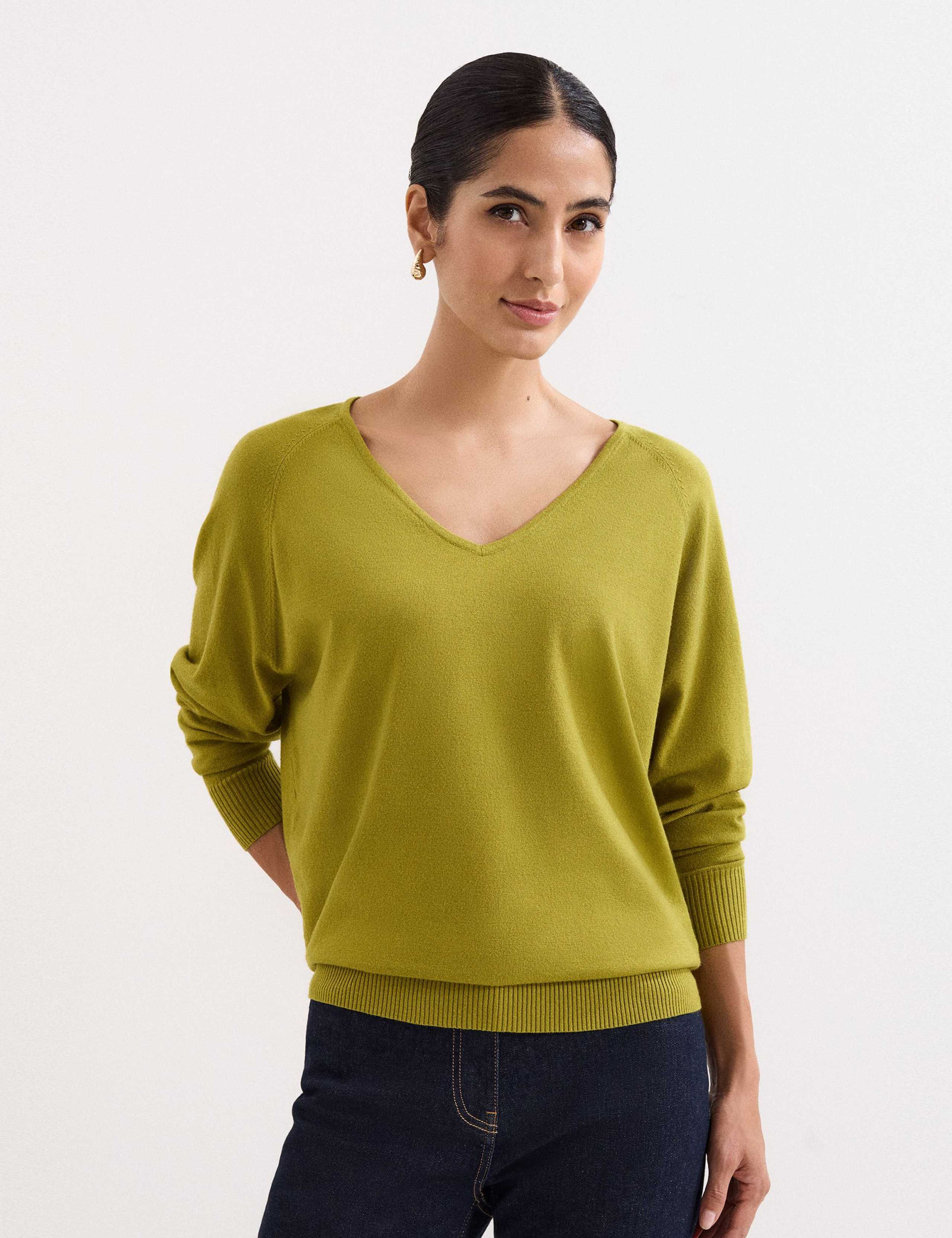 V-Neck Jumper