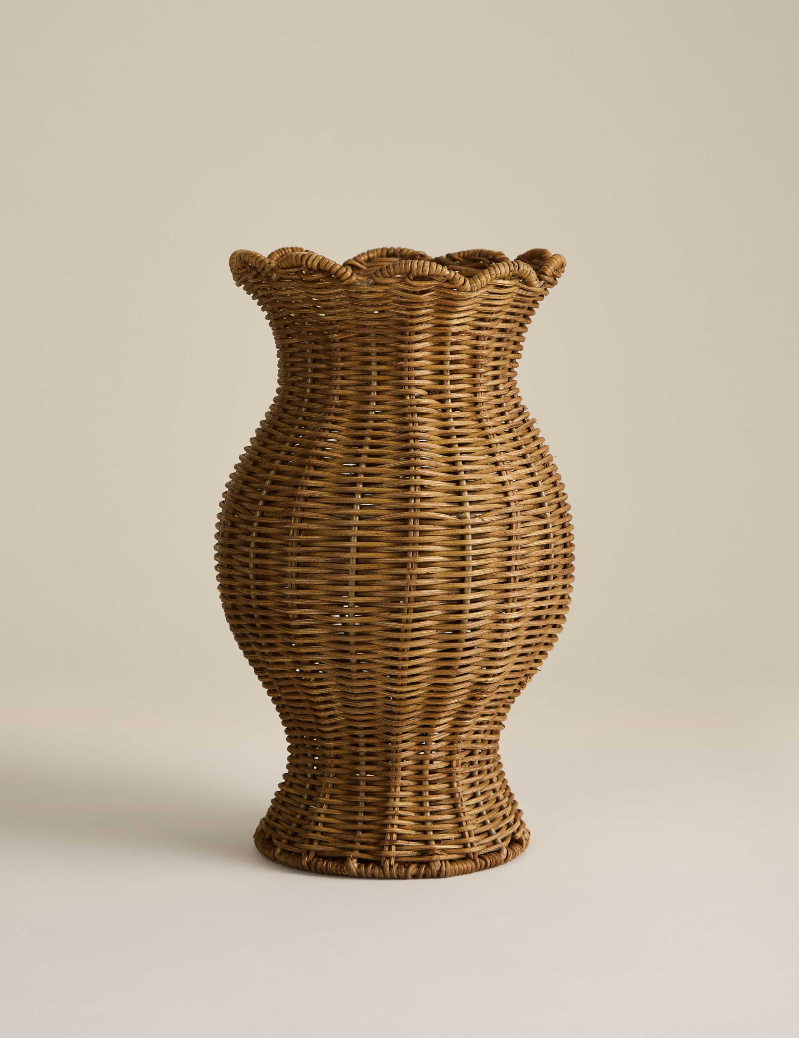 Wicker Scallop Vase