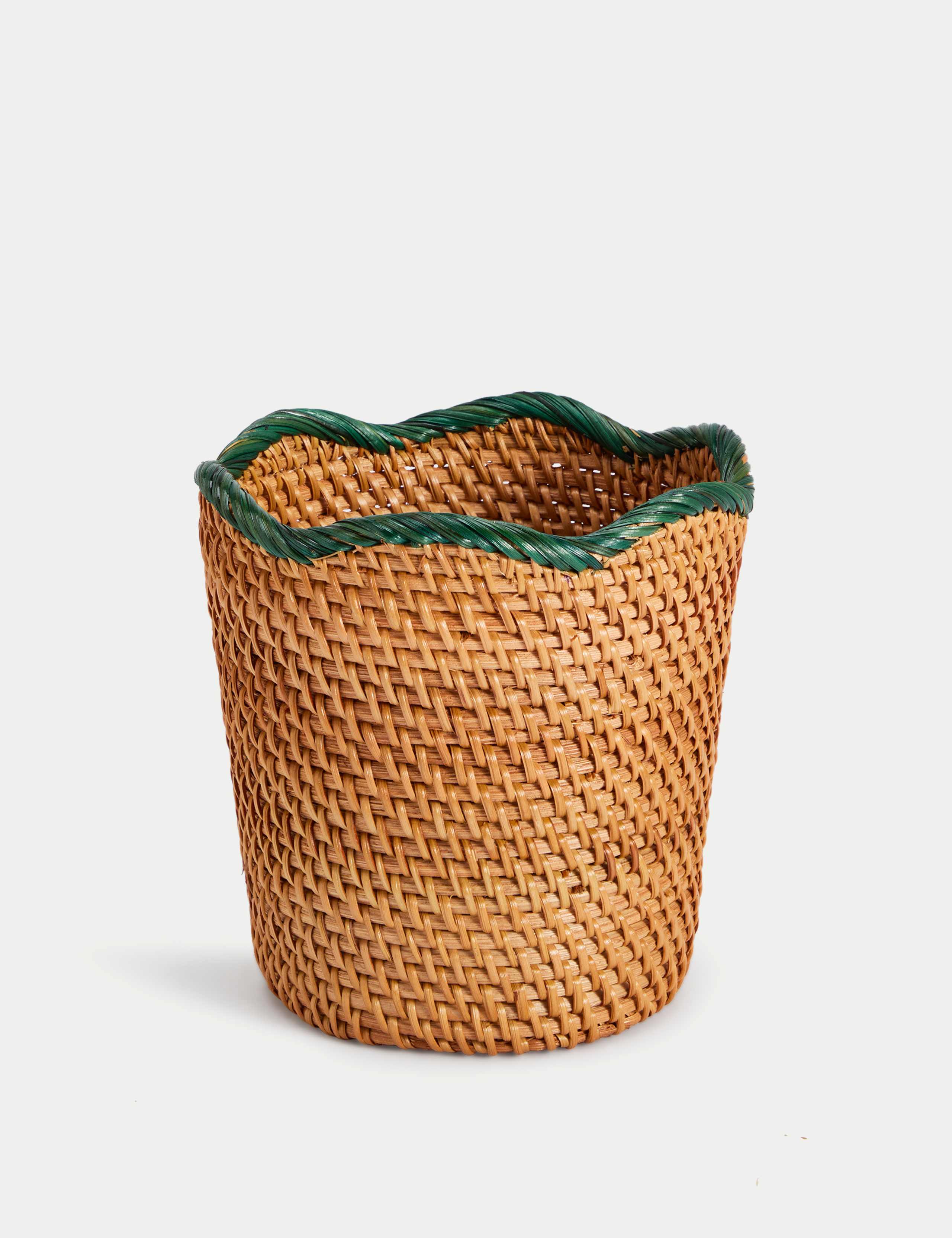 Scallop Edge Rattan Planter
