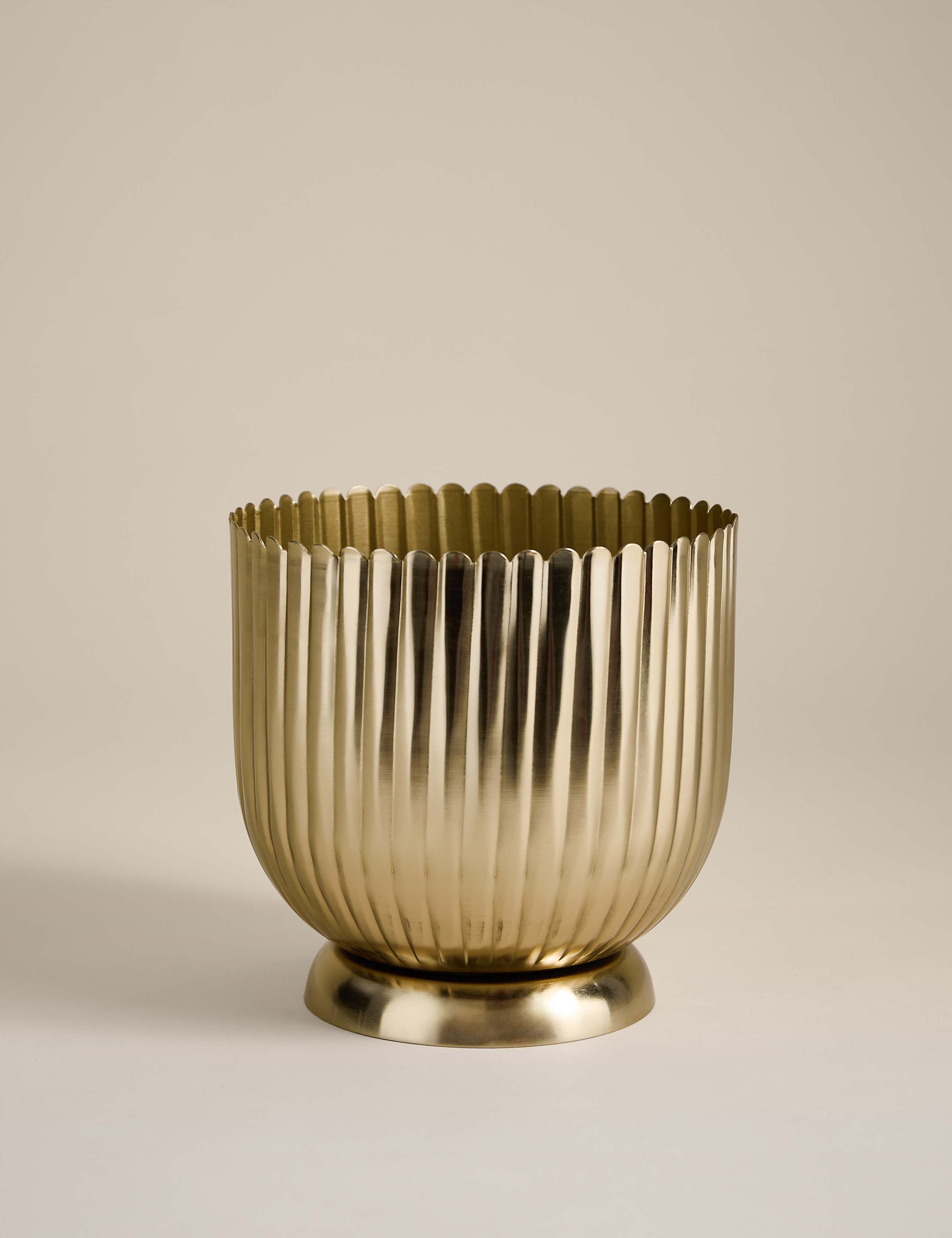 Scallop Metal Planter