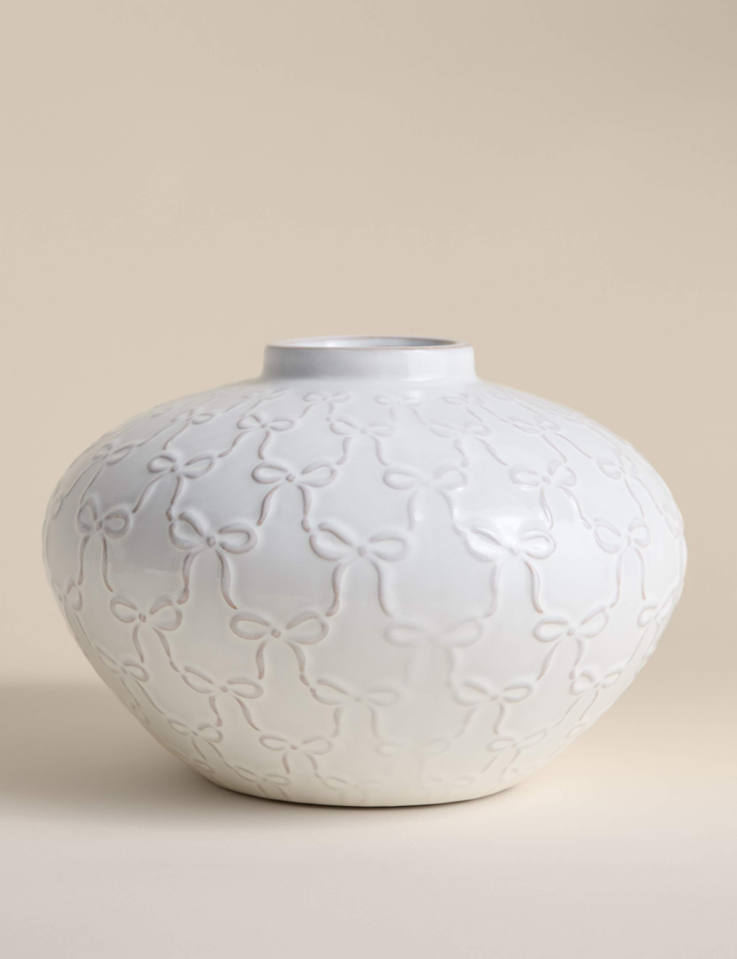 Bow Squat Vase