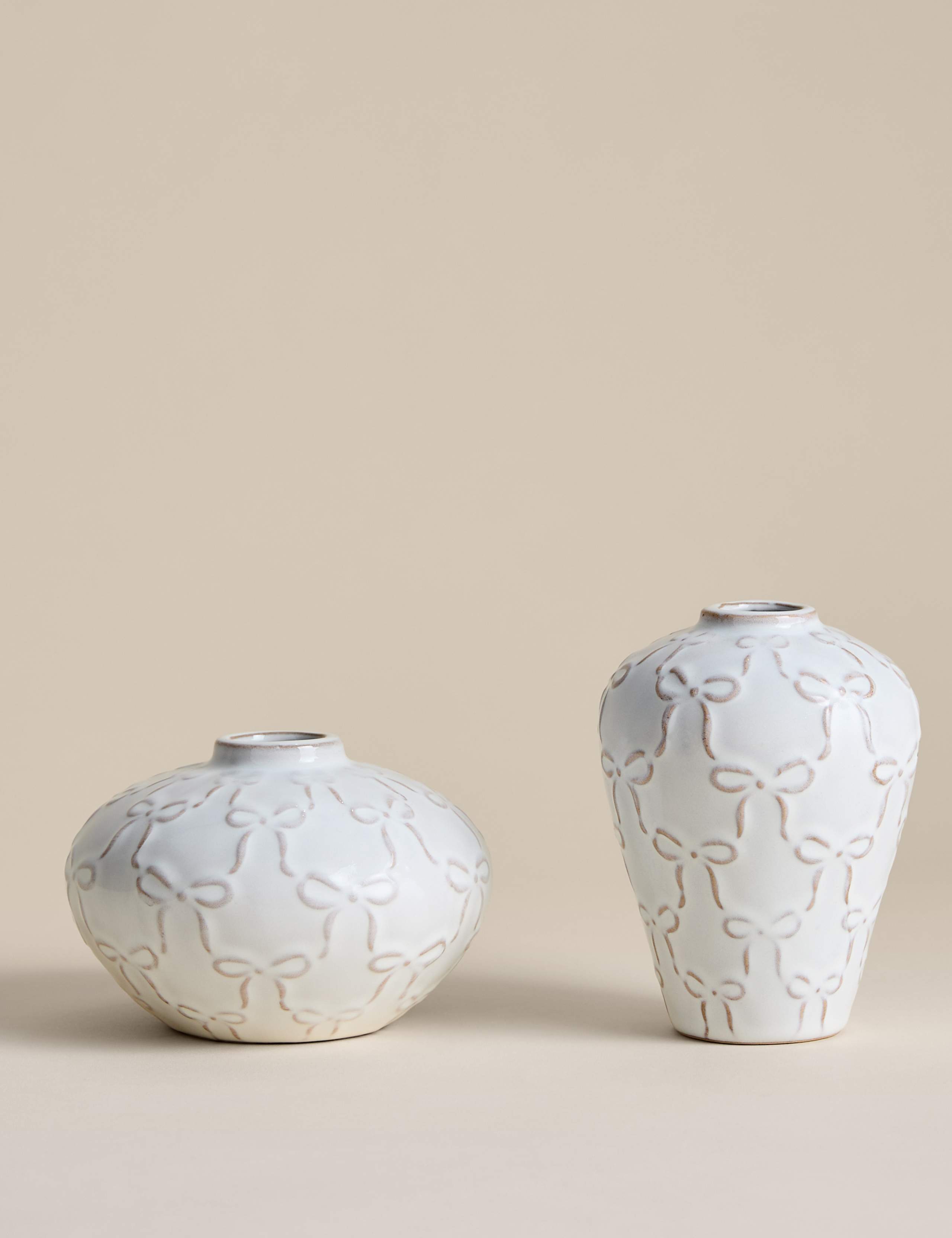 Set of 2 Mini Ceramic Bow Vases