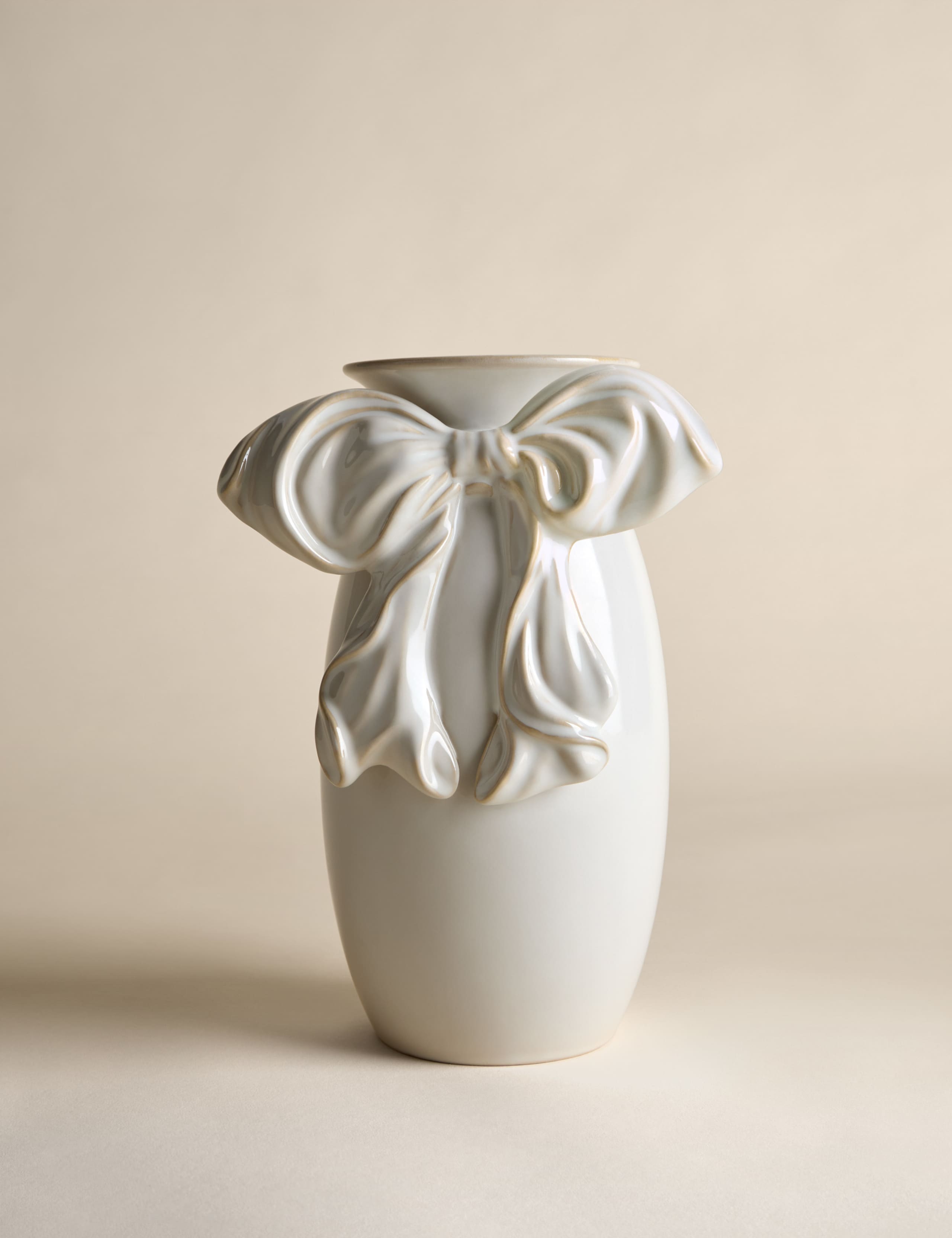 Medium Bow Vase
