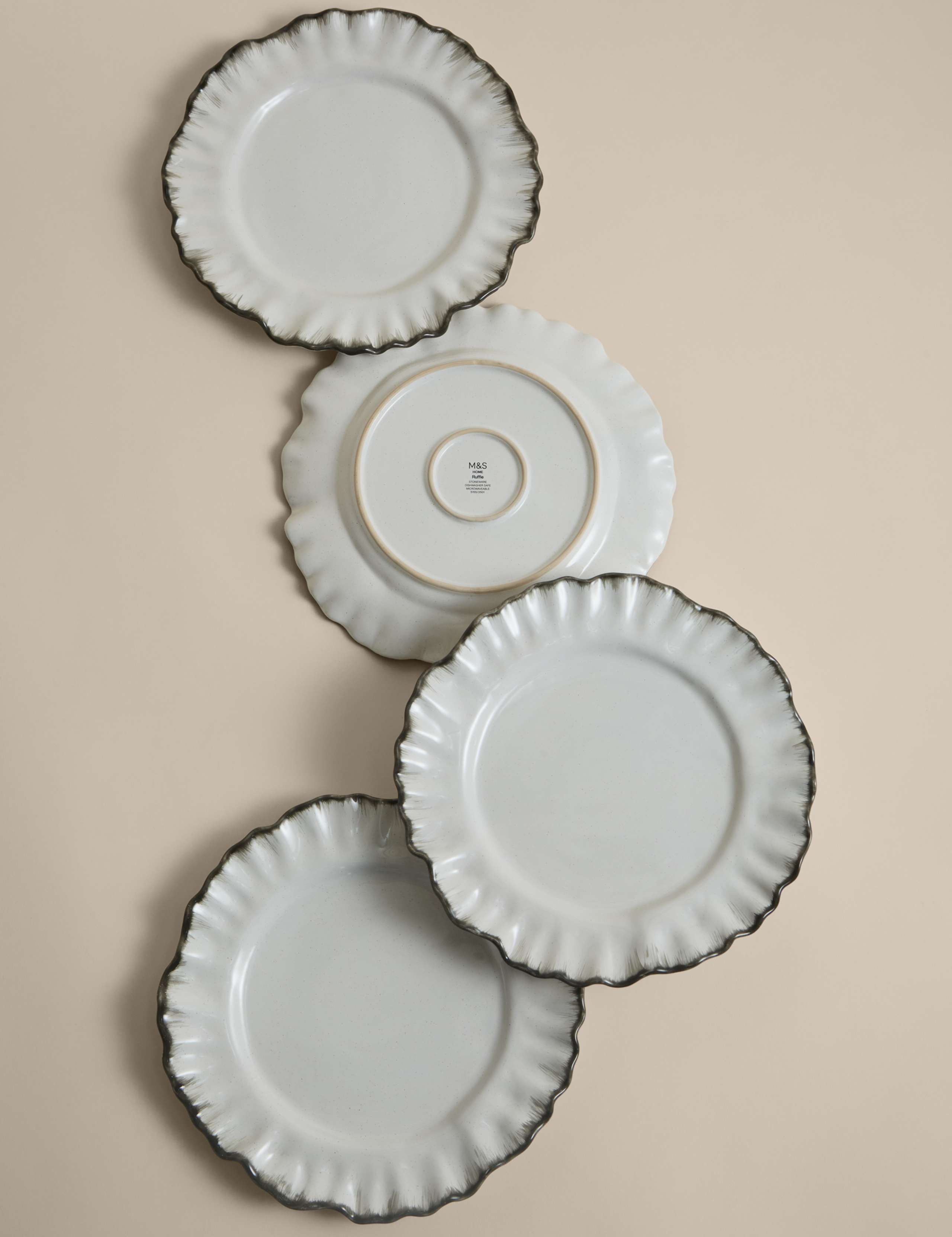 Set of 4 Ruffle Stoneware Dinner Plates