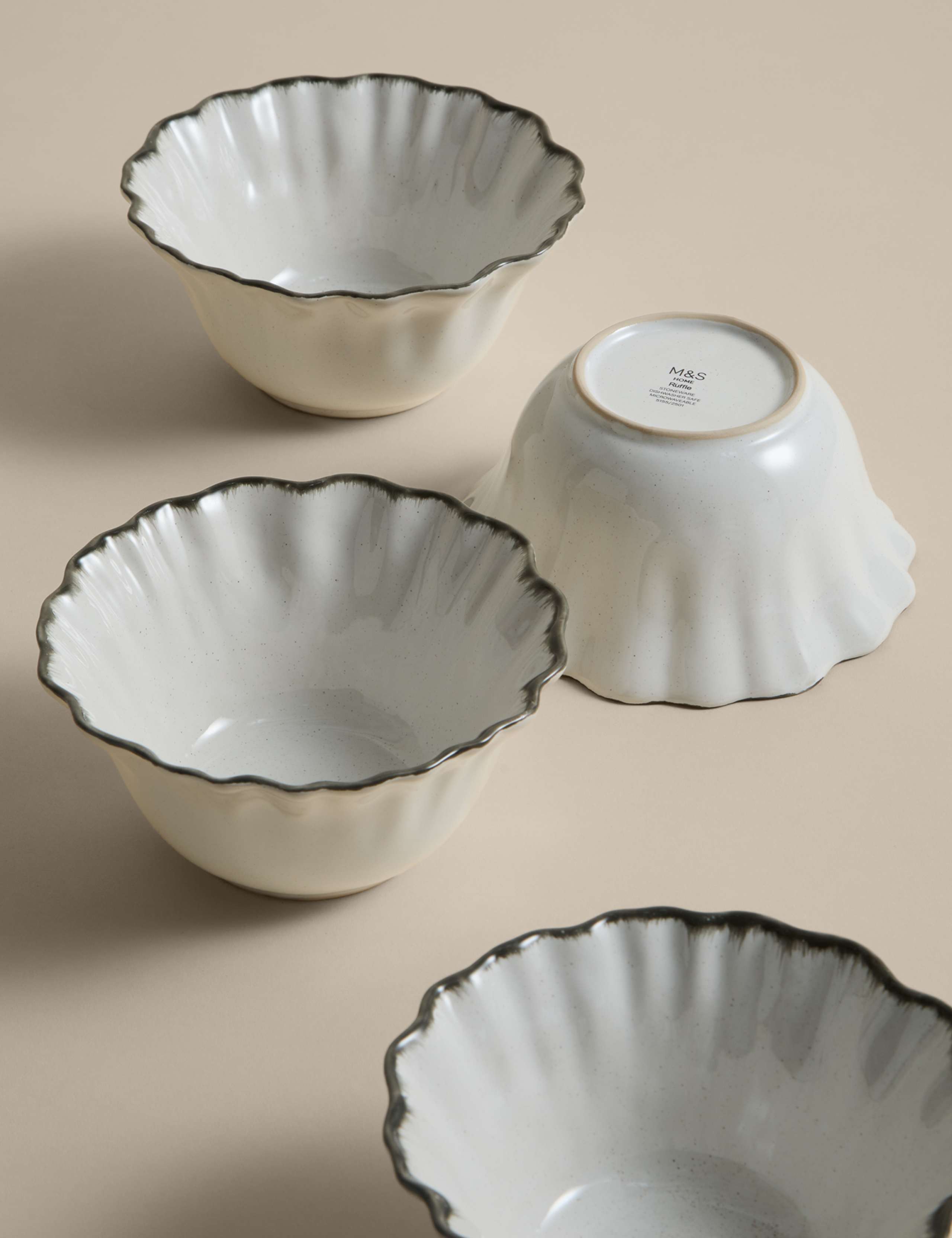 Set of 4 Ruffle Stoneware Cereal Bowls