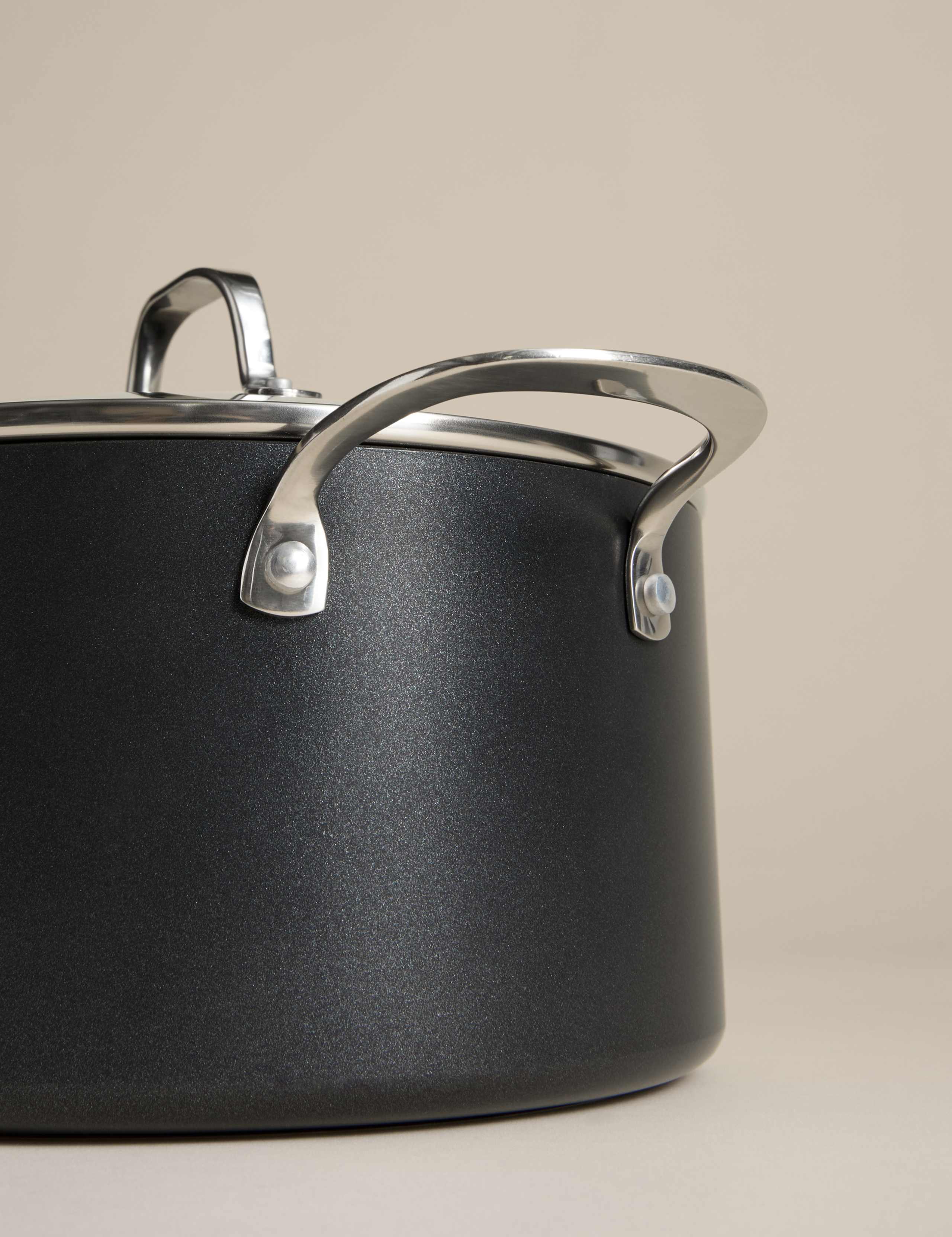 Aluminium 24cm Non Stick Pro Stock Pot