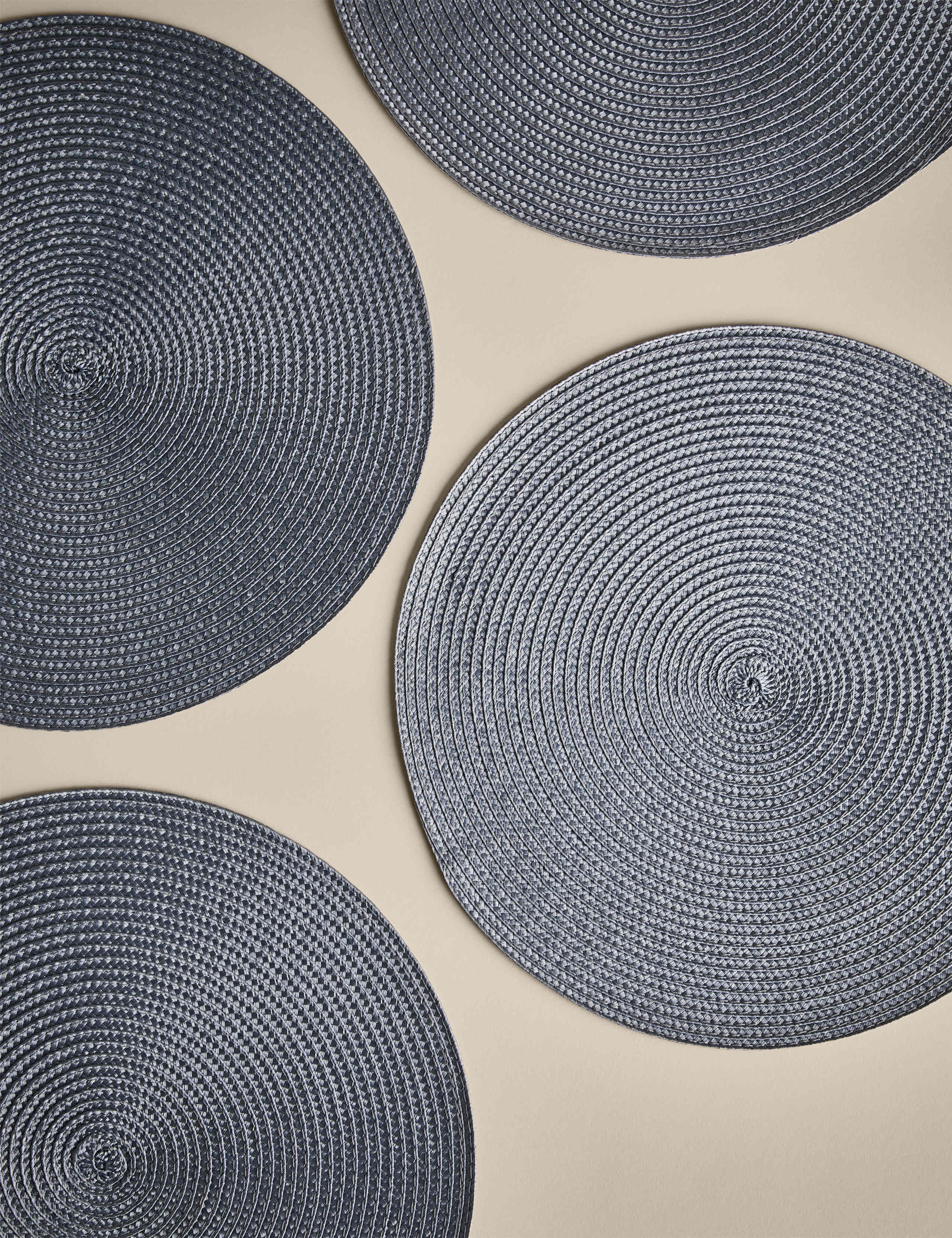 Set of 4 Round Woven Placemats