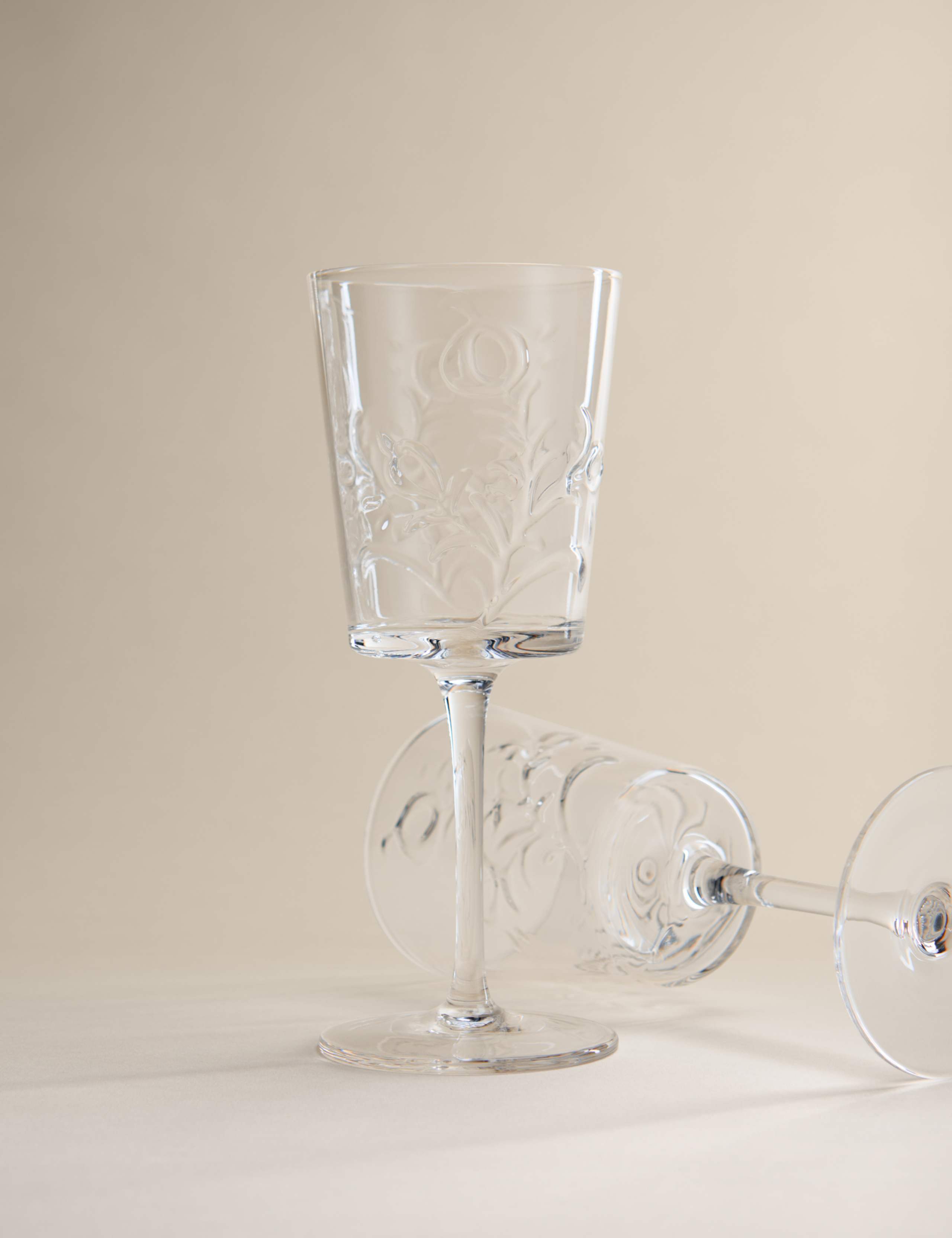 Set of 2 Embossed Floral Wine Glasses
