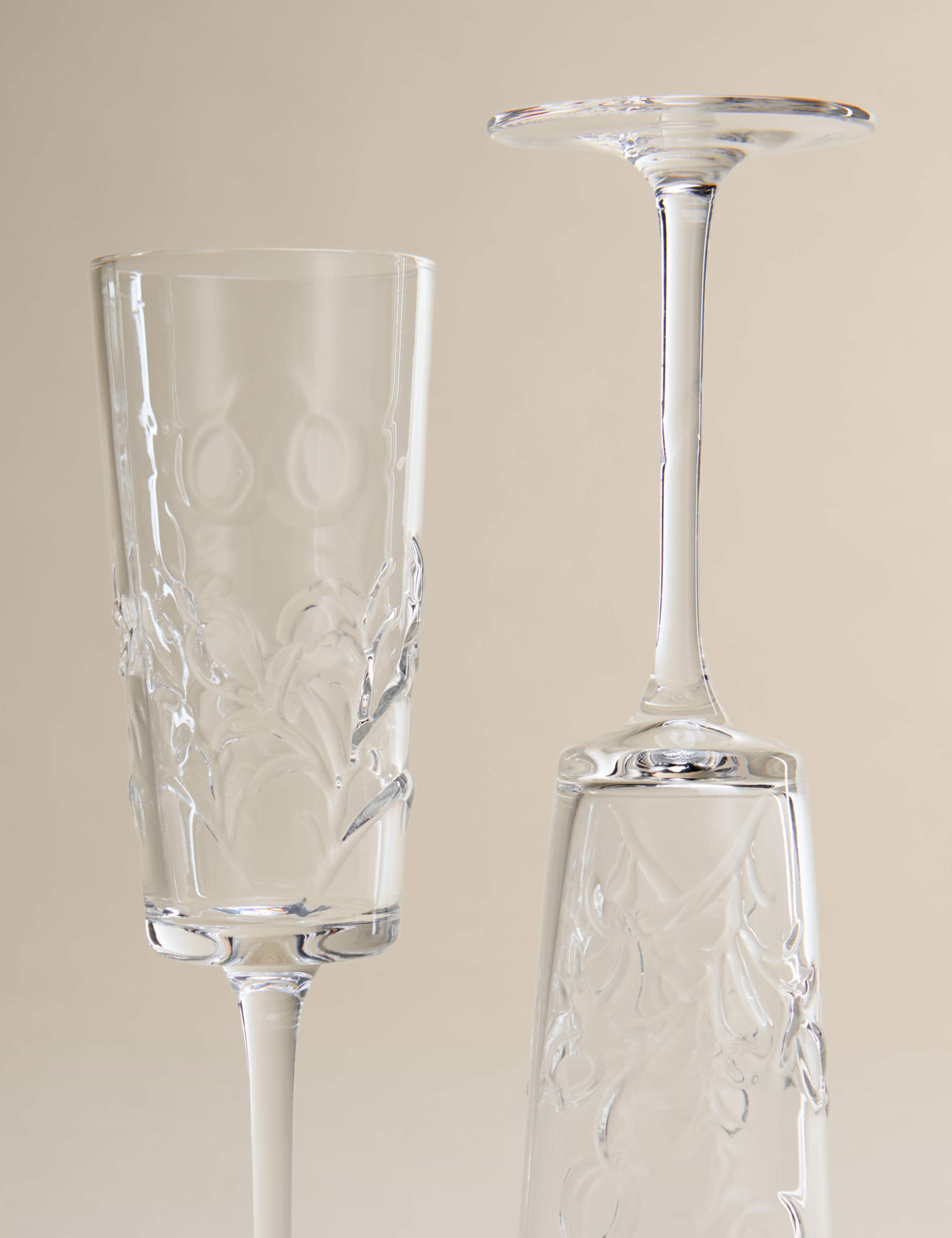 Set of 2 Embossed Floral Champagne Flutes