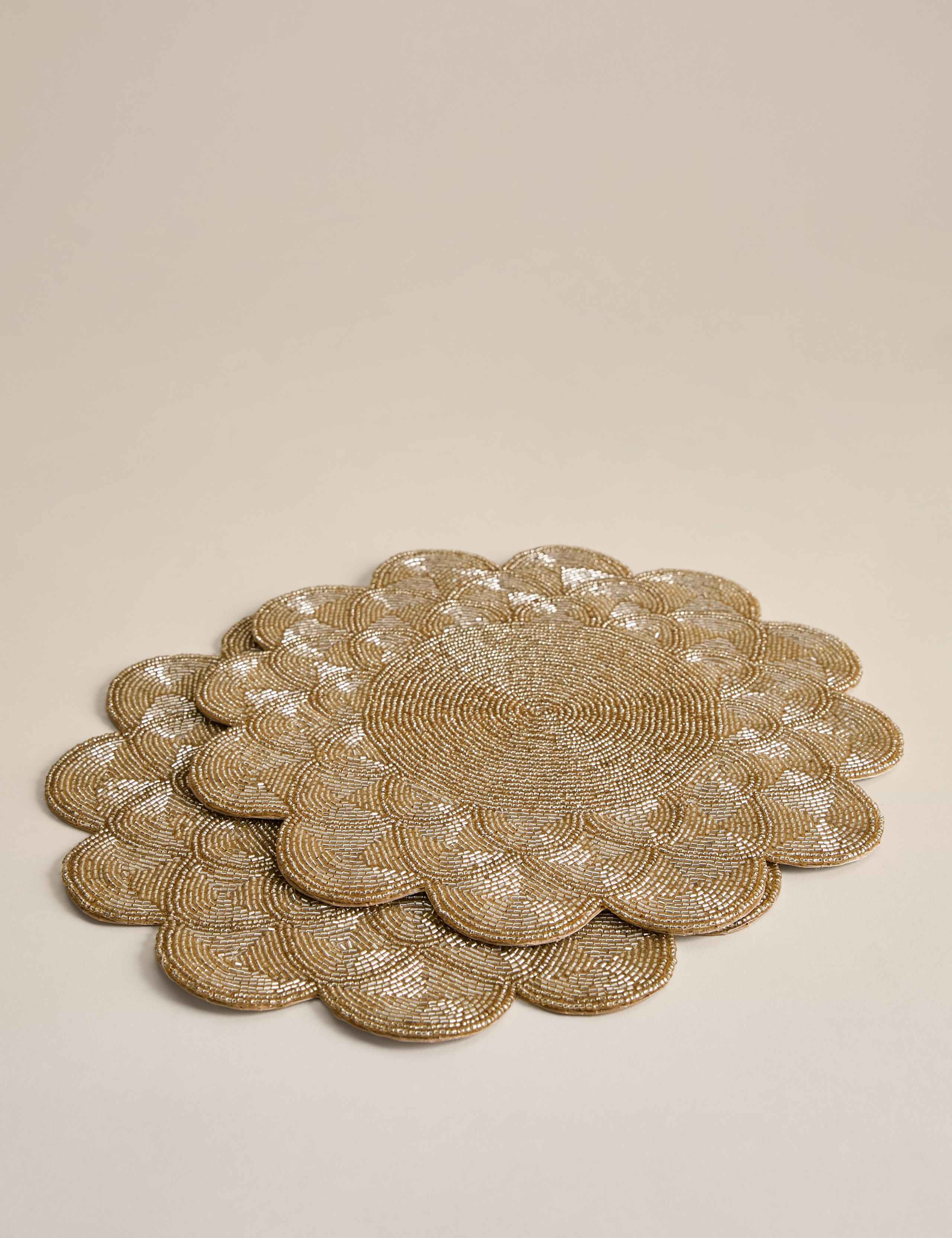 Set of 2 Beaded Scallop Placemats