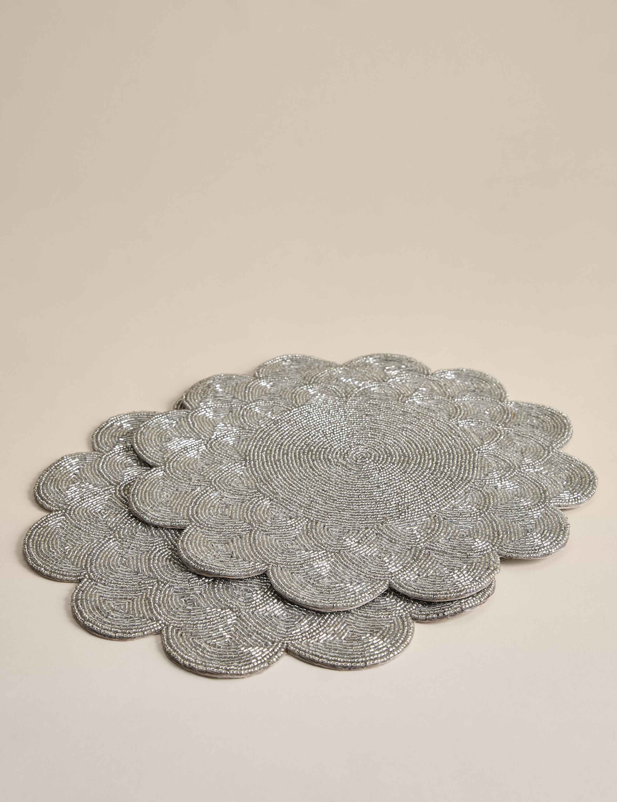 Set of 2 Beaded Scallop Placemats