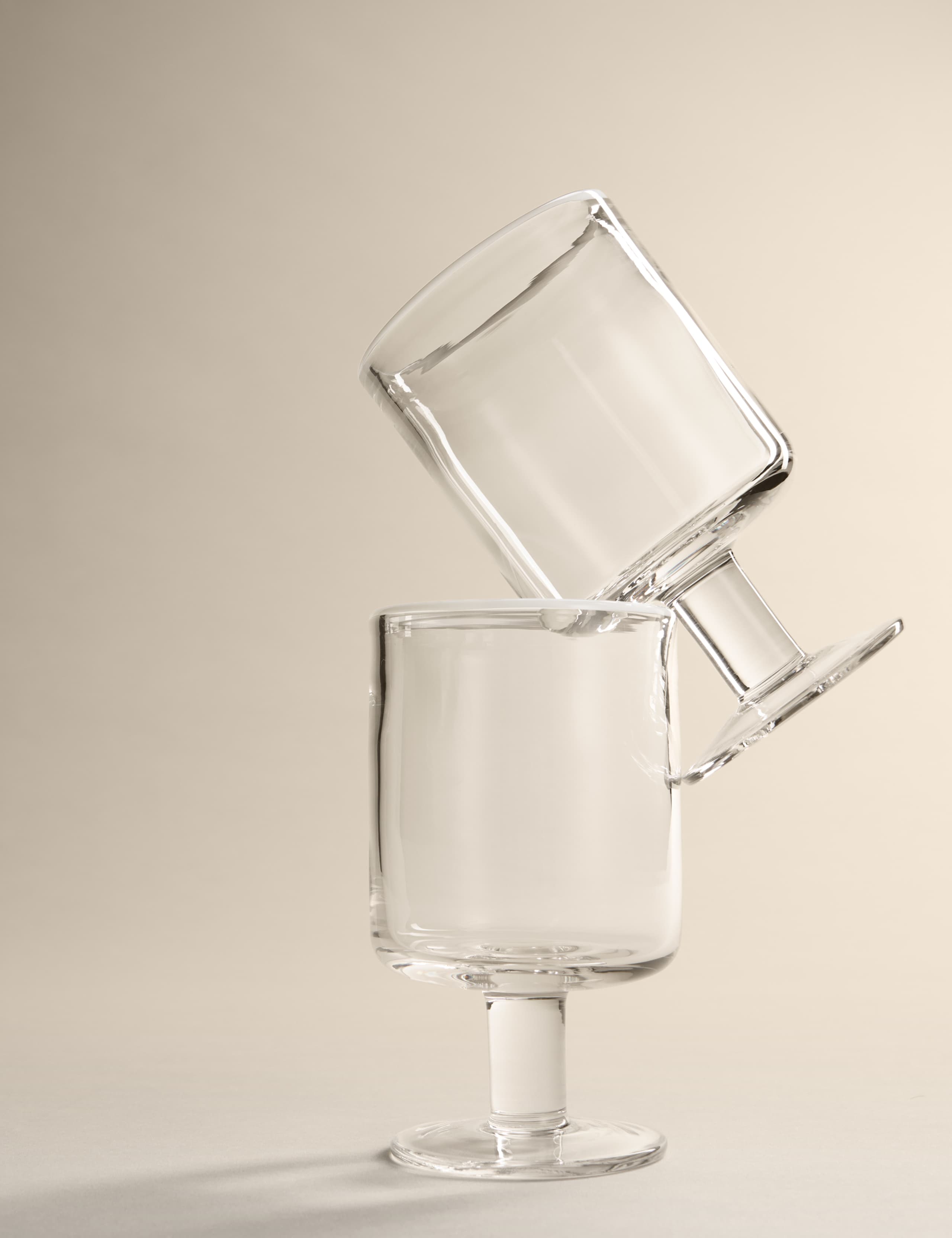 Set of 2 Contrast Rim Wine Glasses