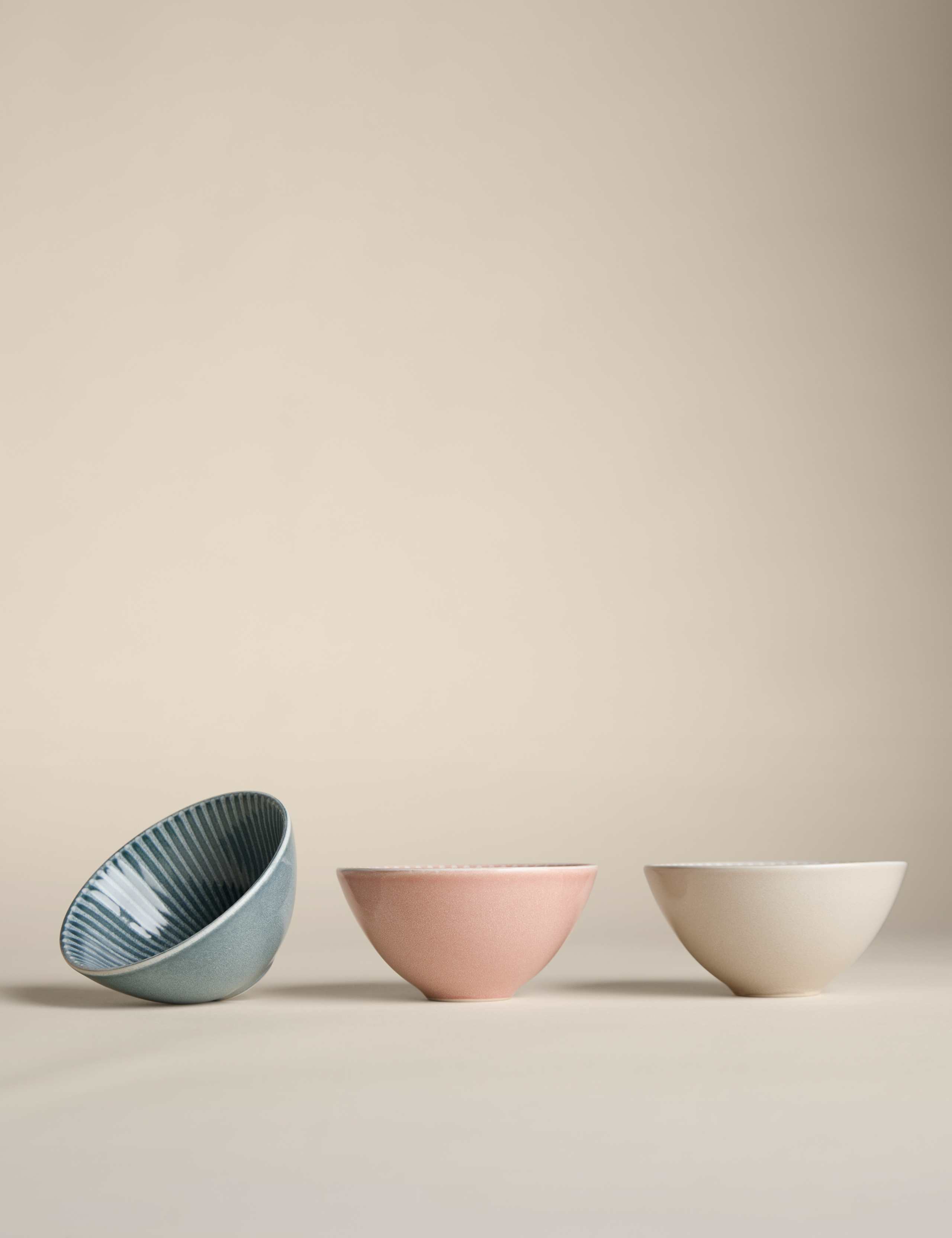 Set of 3 Reactive Striped Nibble Bowls
