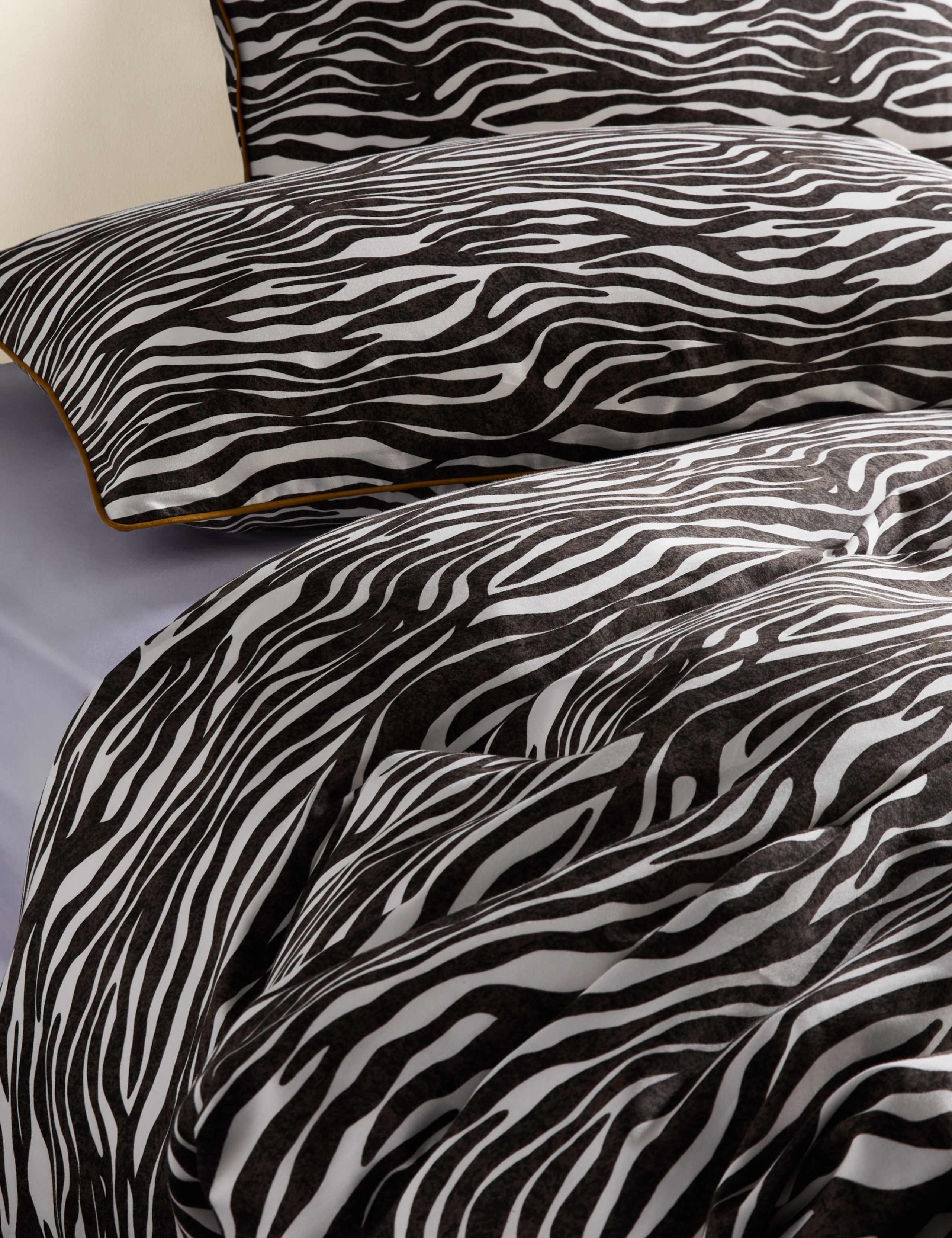 Sateen Zebra Print Bedding Set