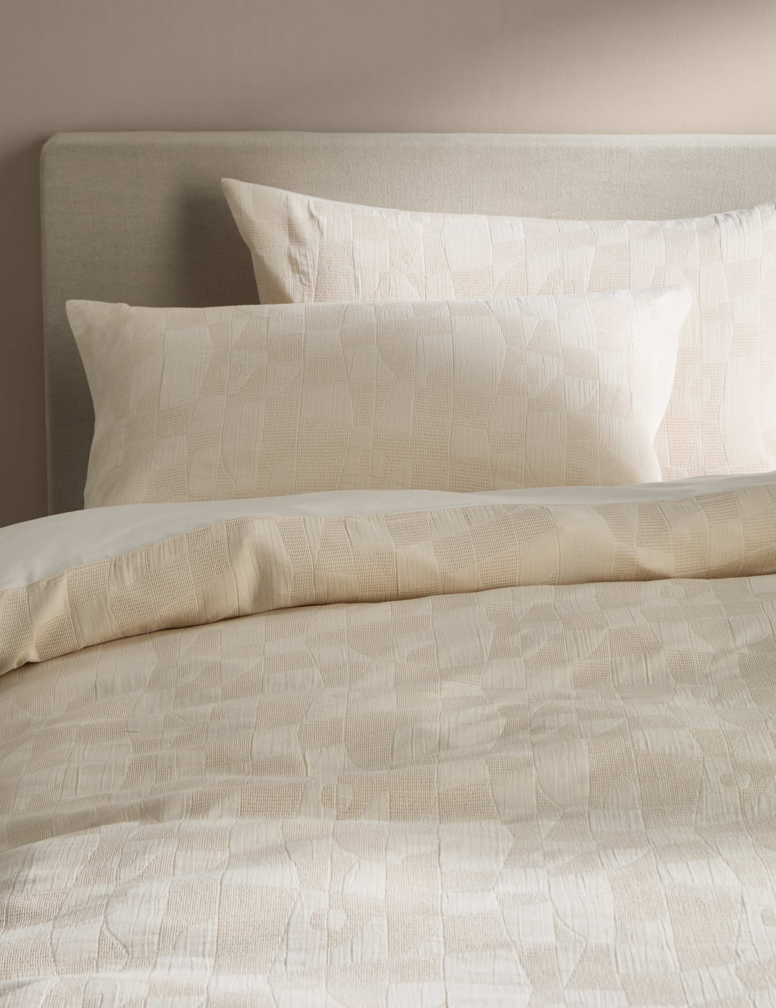 Abstract Waffle Jaquard Bedset