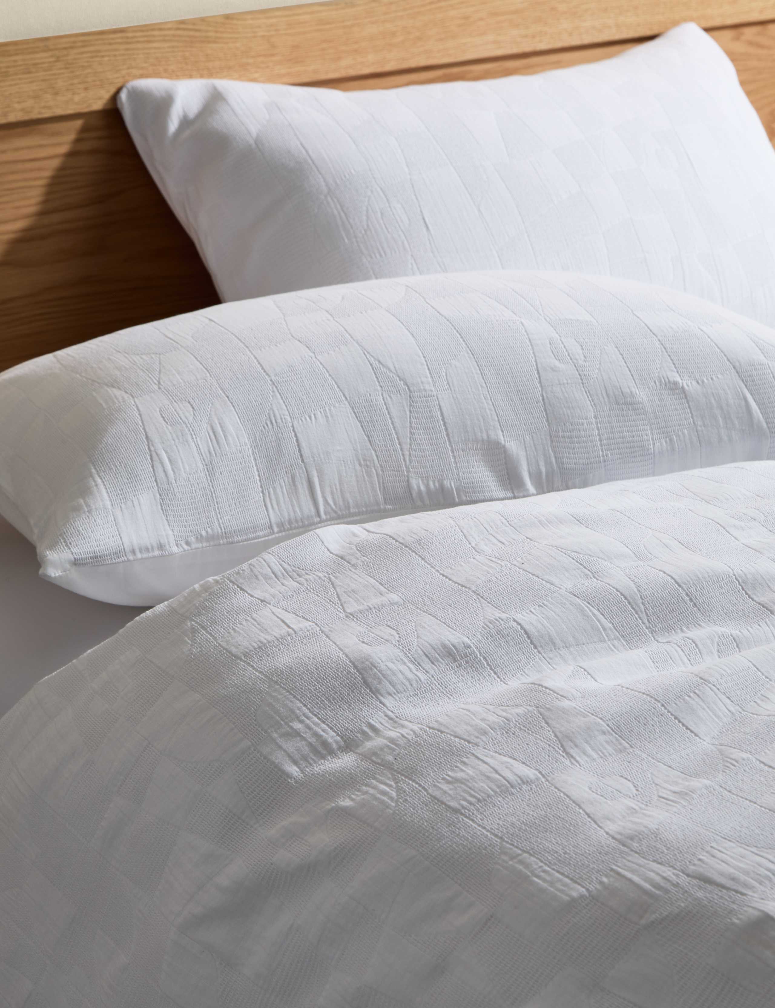 Abstract Waffle Jaquard Bedset