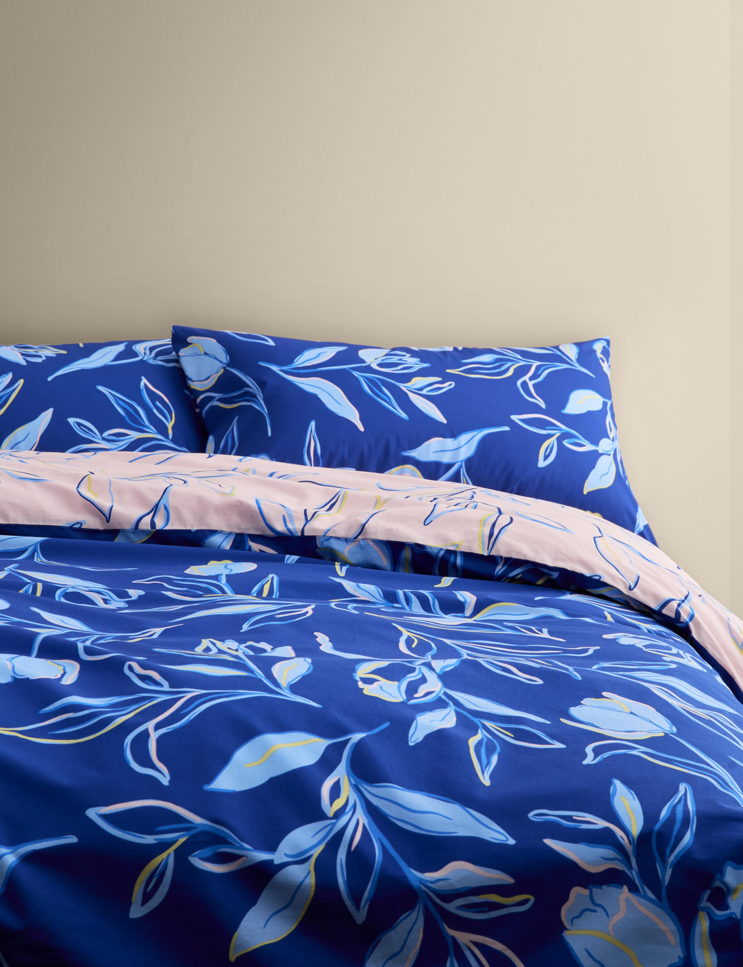 Cotton Rich Illustrated Floral Bedding Set