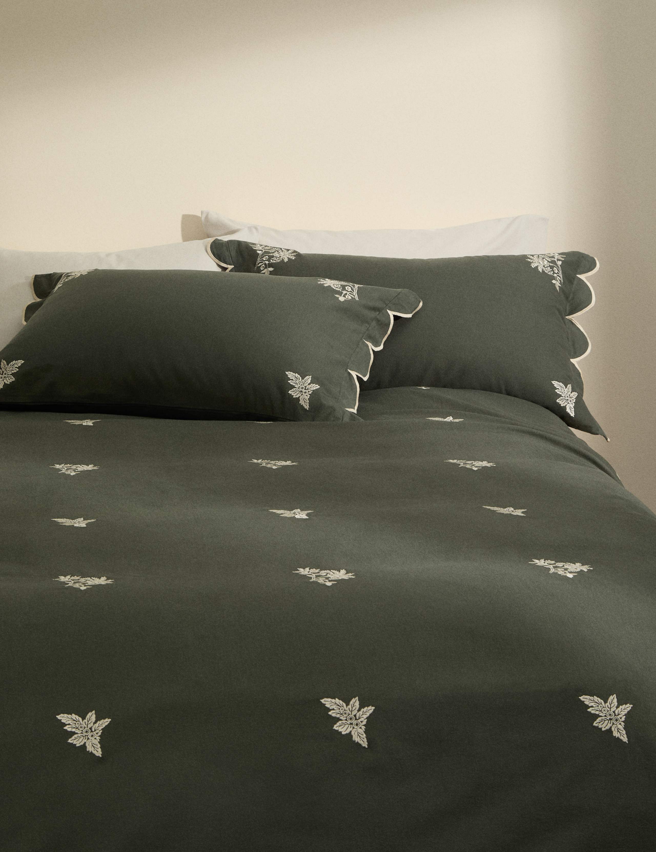 Pure Brushed Cotton Scallop Bedding Set