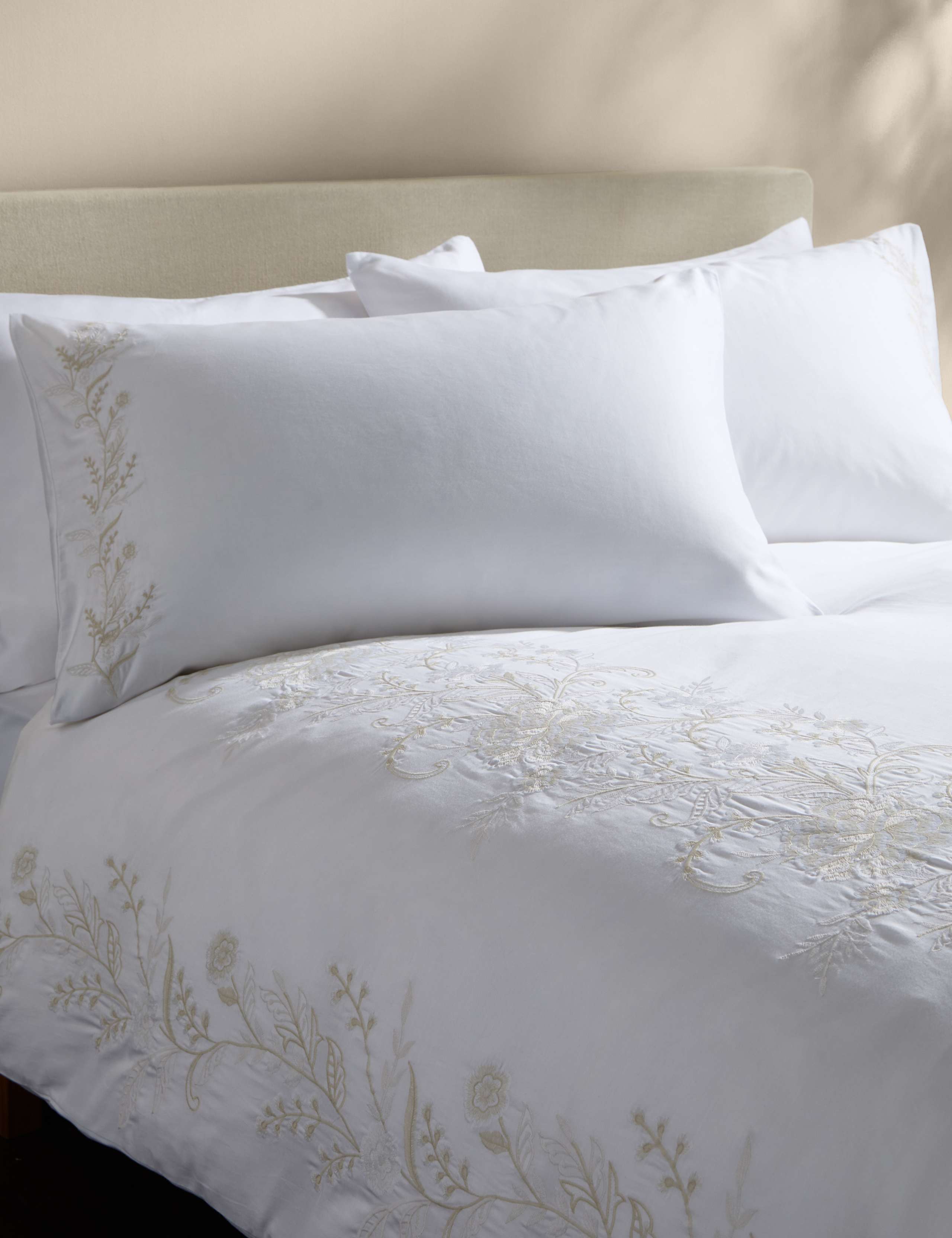 Pure Cotton Celandine Embroidered Bedding Set