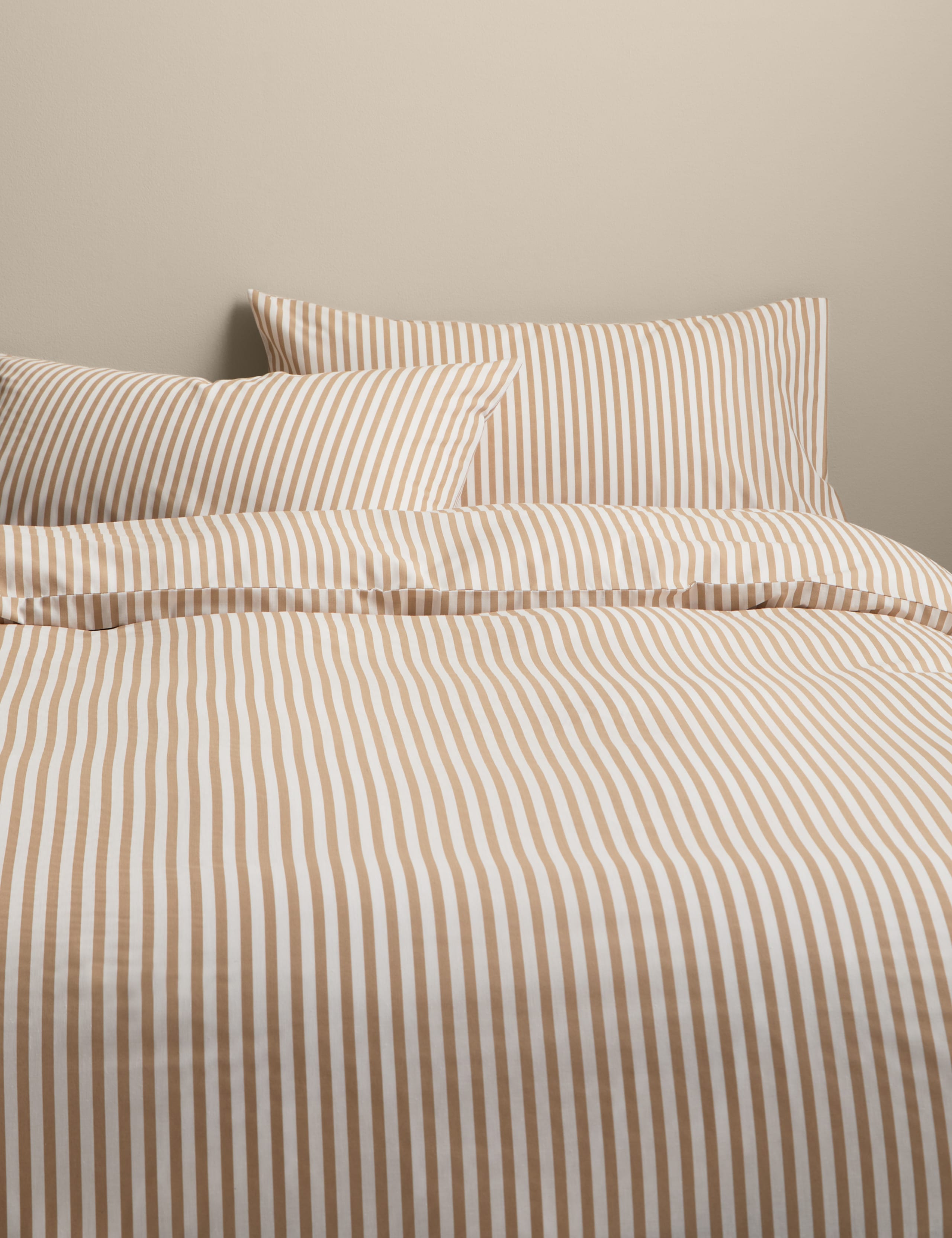 Cotton Blend Simple Stripe Bedding Set