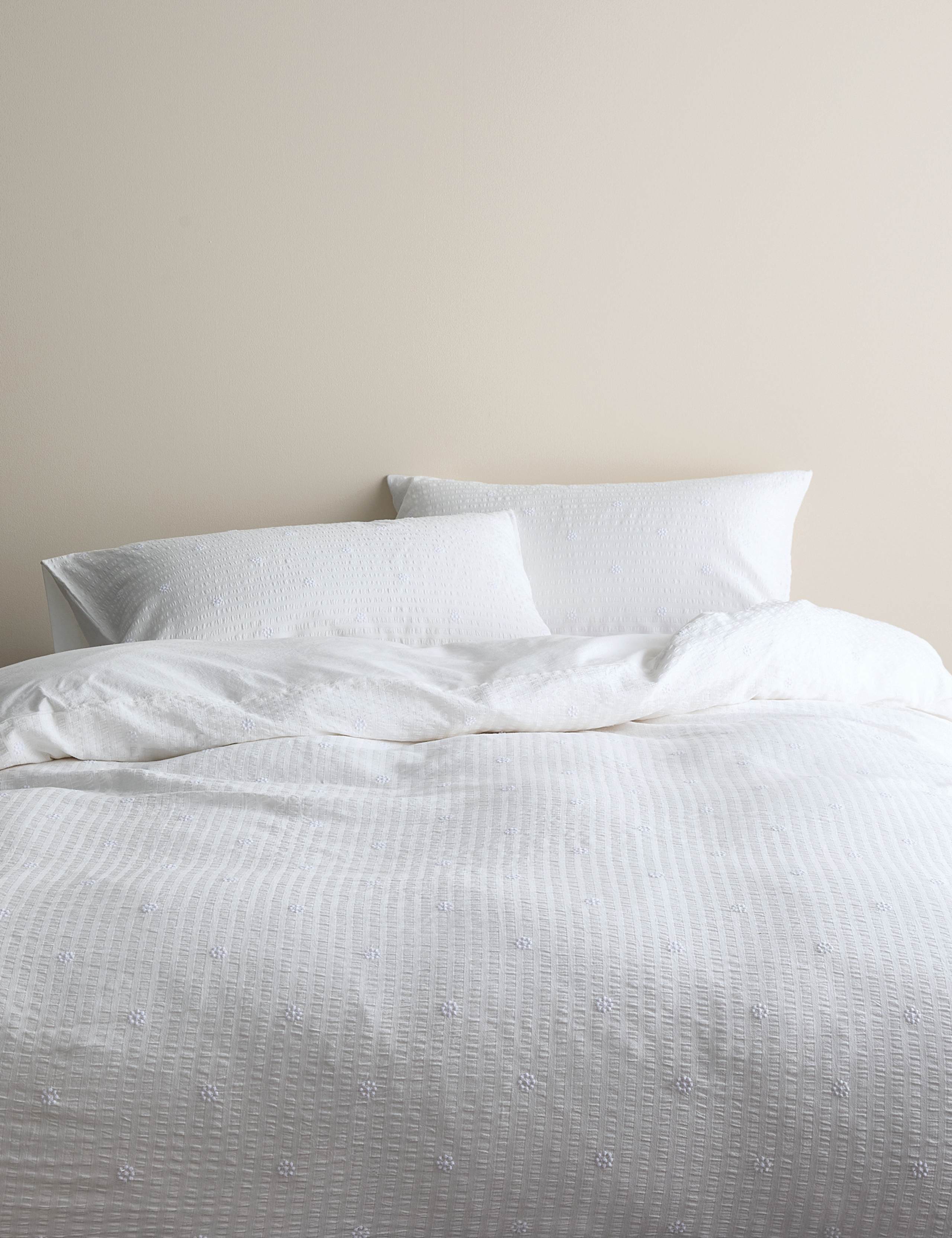 Embroidered Floral Seersucker Bedding Set