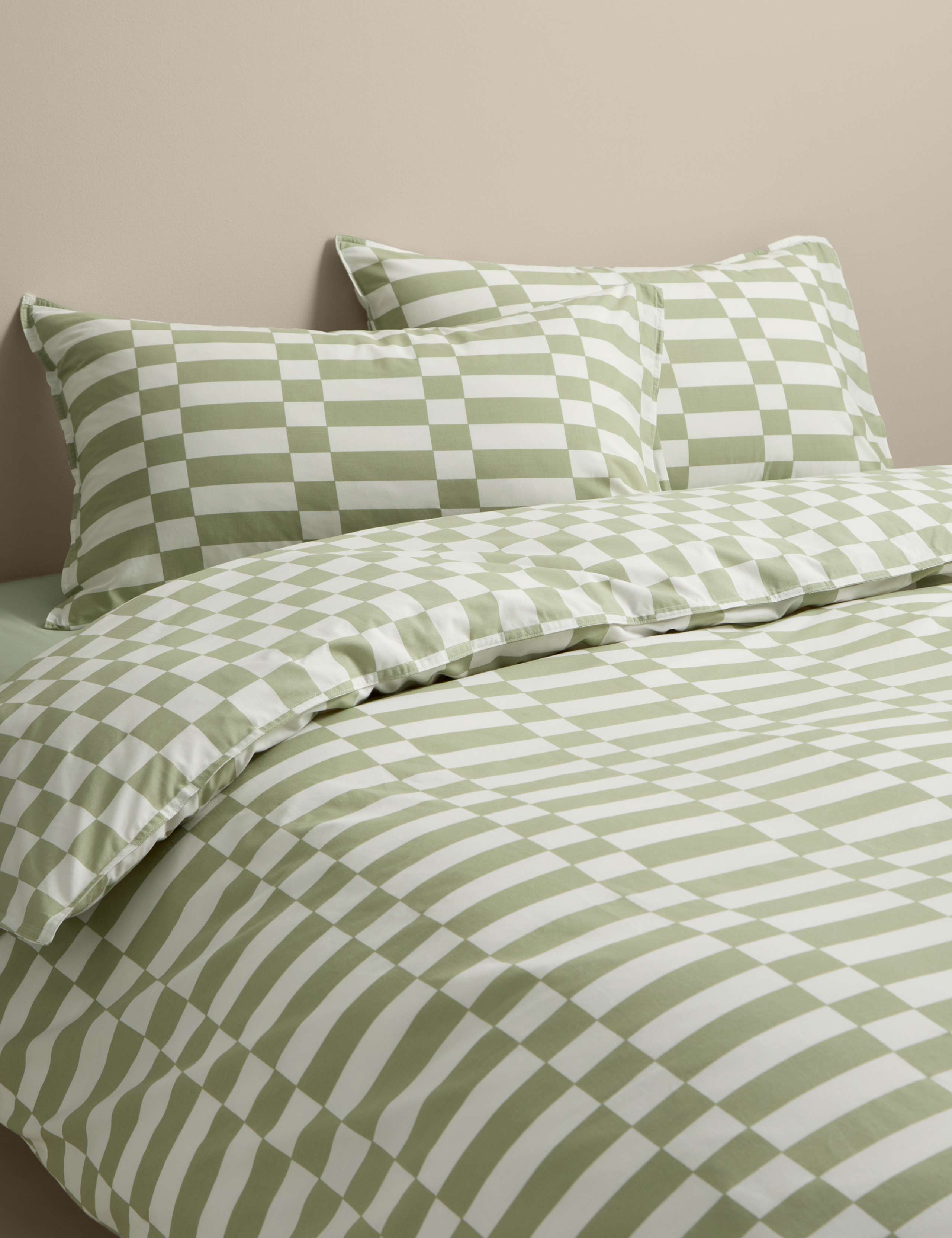 Cotton Rich Geometric Bedding Set