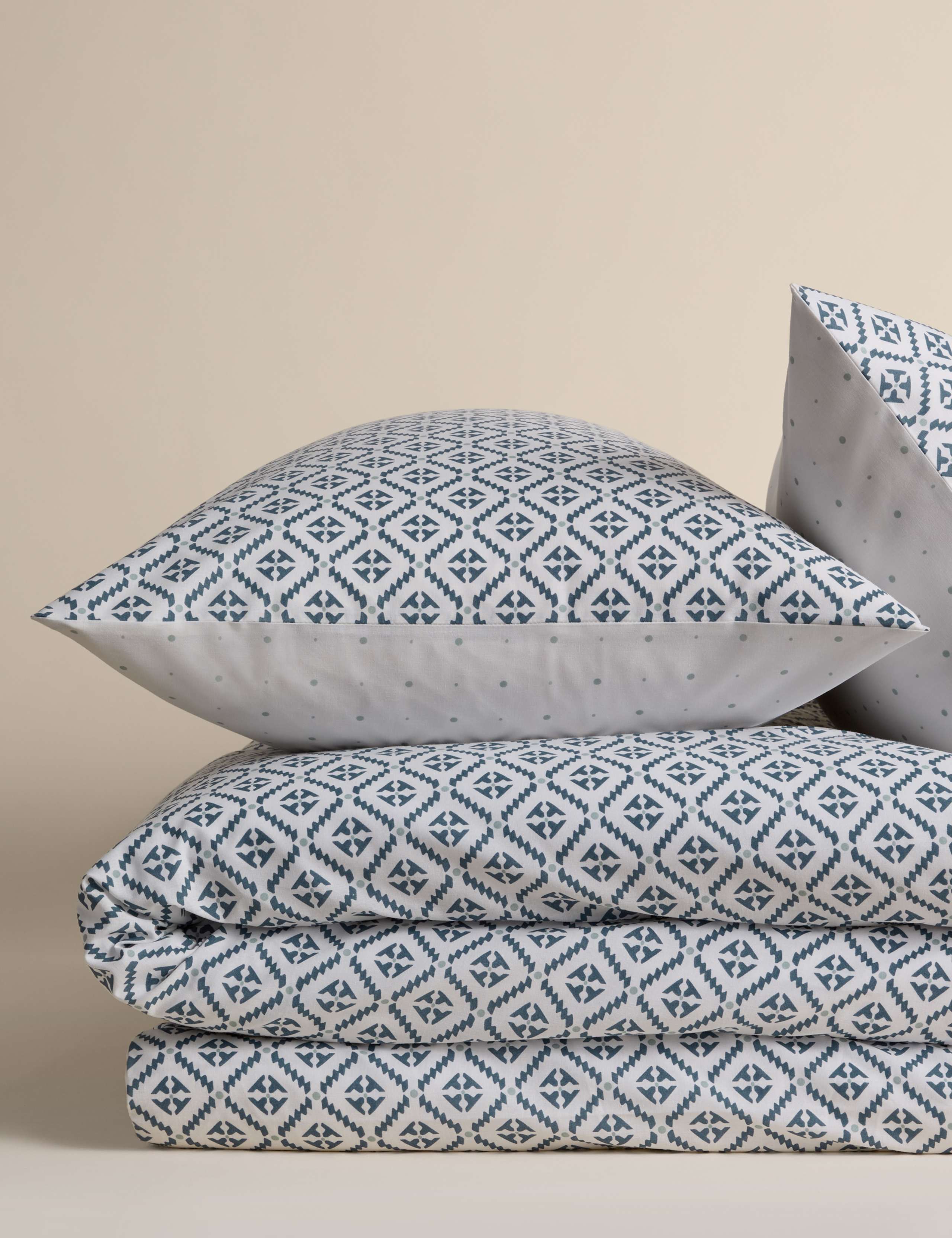 Cotton Blend Geometric Tile Bedding Set
