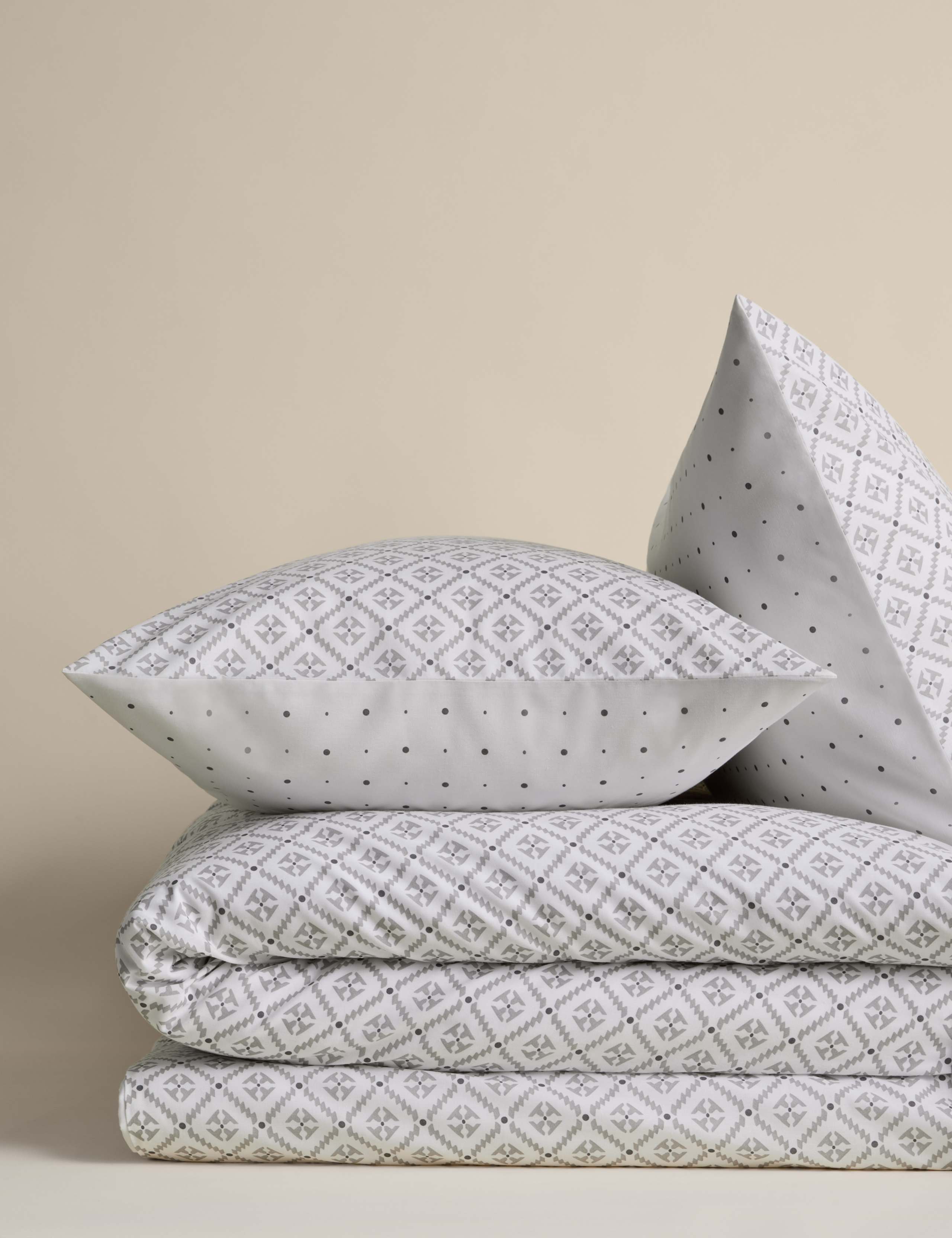 Cotton Blend Geometric Tile Bedding Set