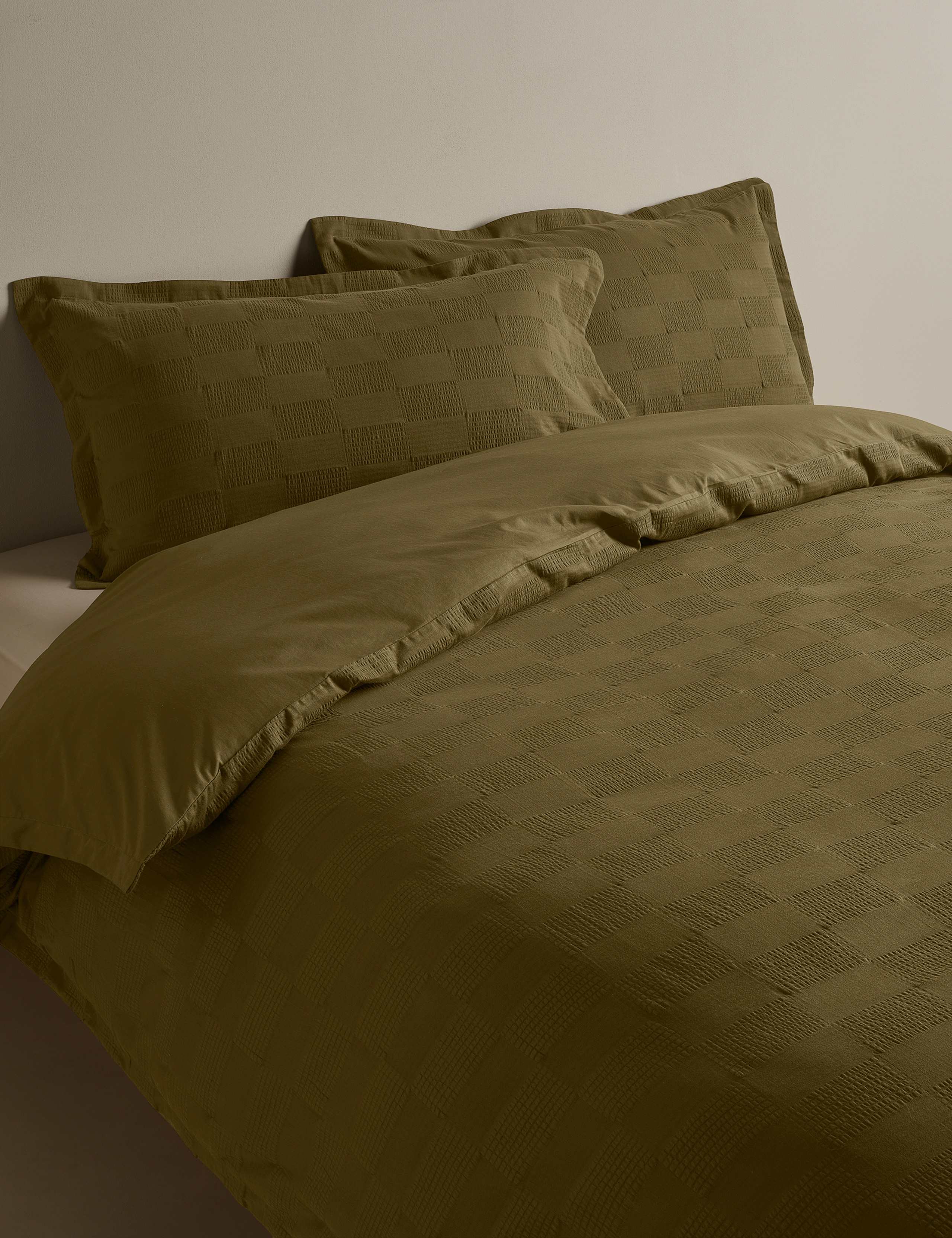 Sateen Seersucker Checkerboard Bedding Set