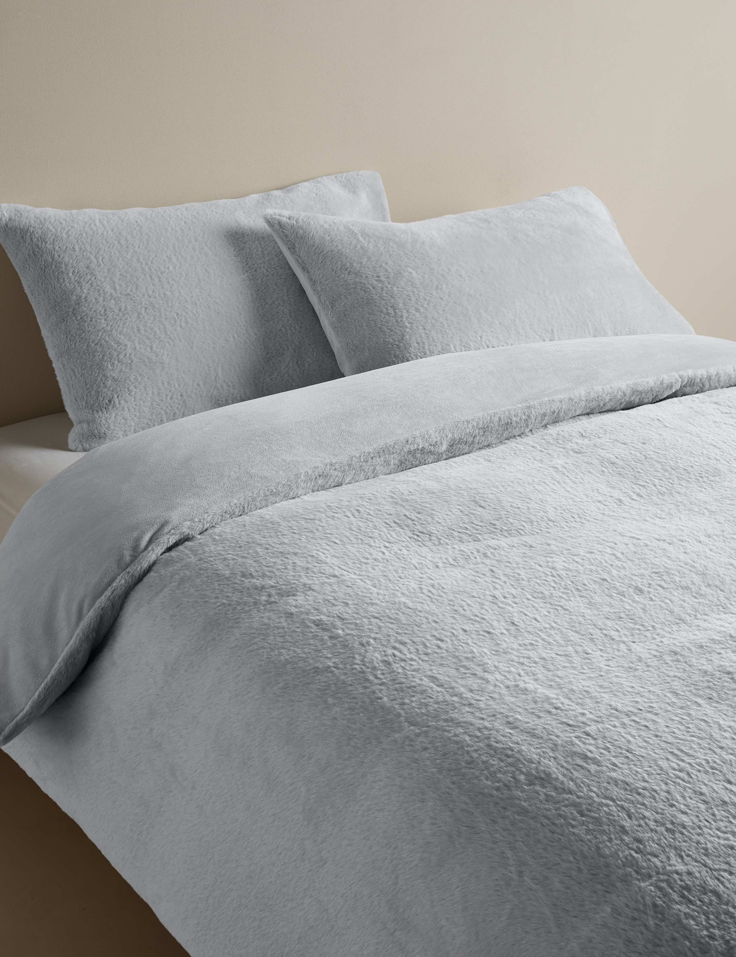 Supersoft Faux Fur Bedding Set