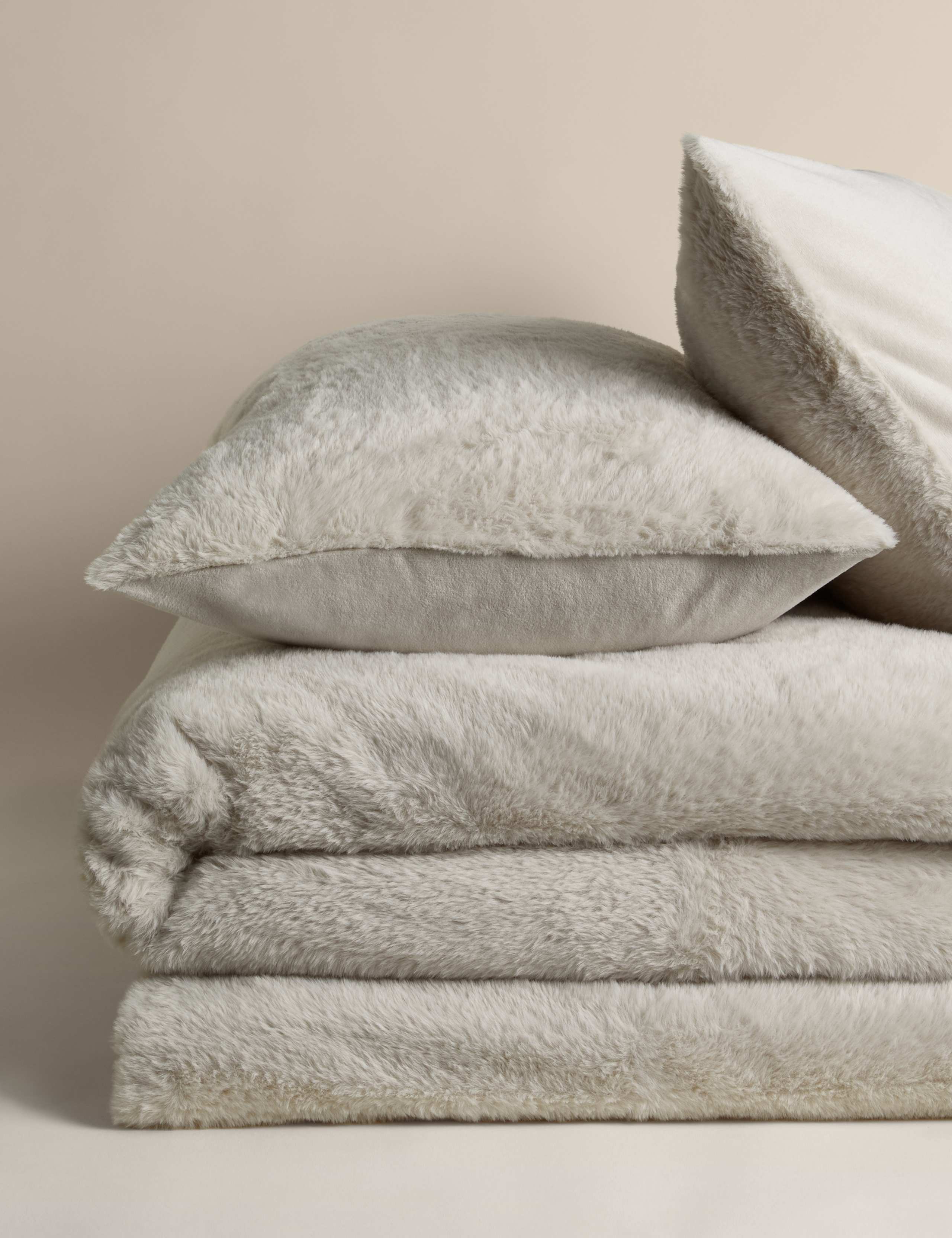 Supersoft Faux Fur Bedding Set