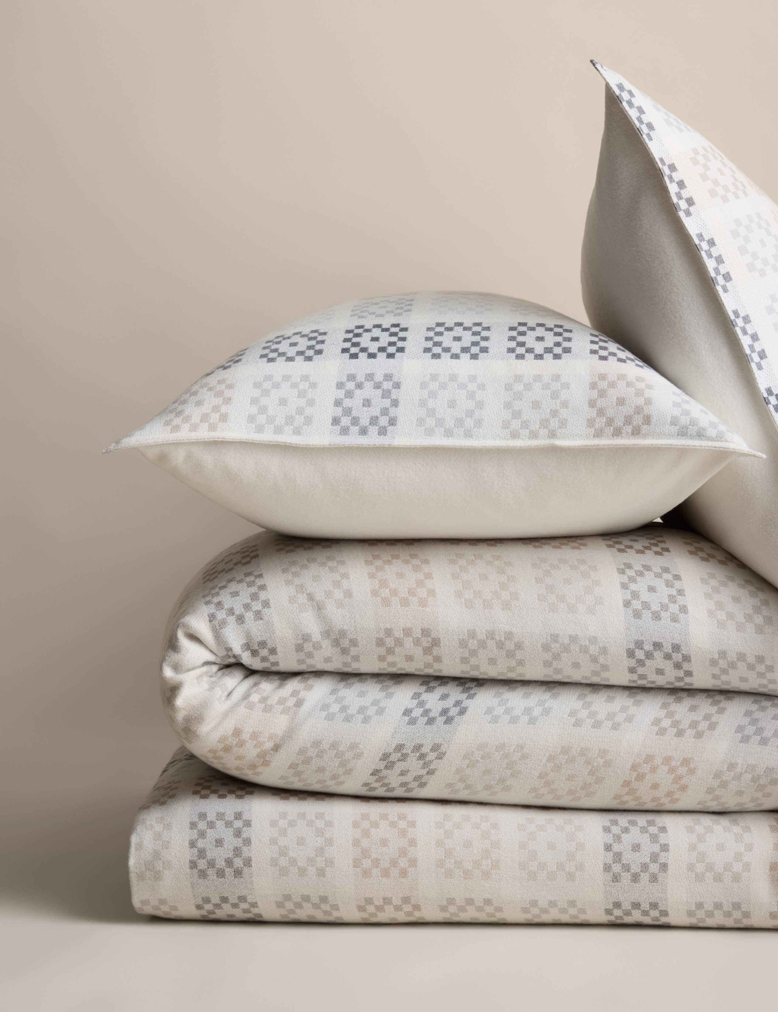 Geometric Floral Jacquard Bedding Set