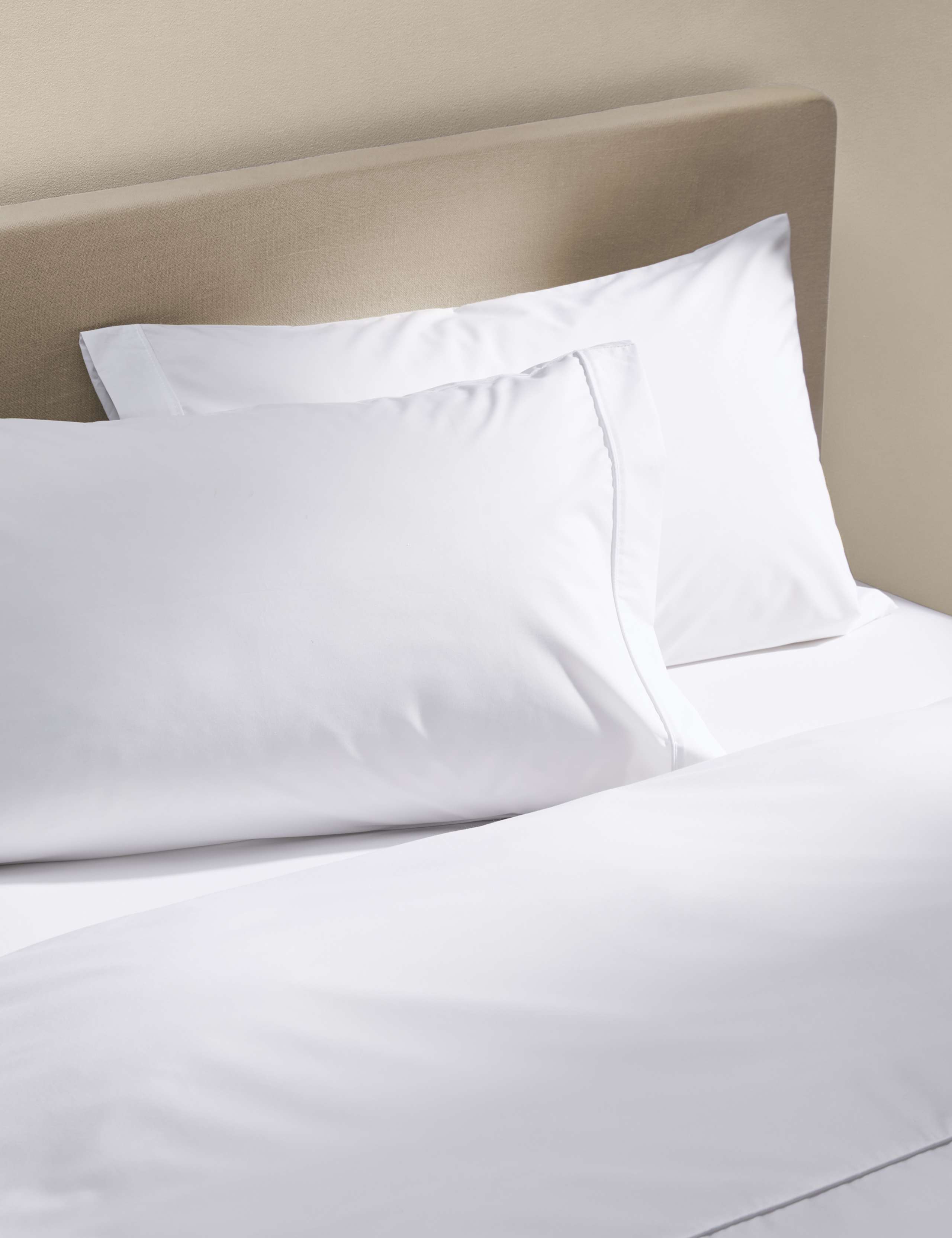 2 Pack Egyptian Cotton 230 Thread Count Crisp Pillowcases