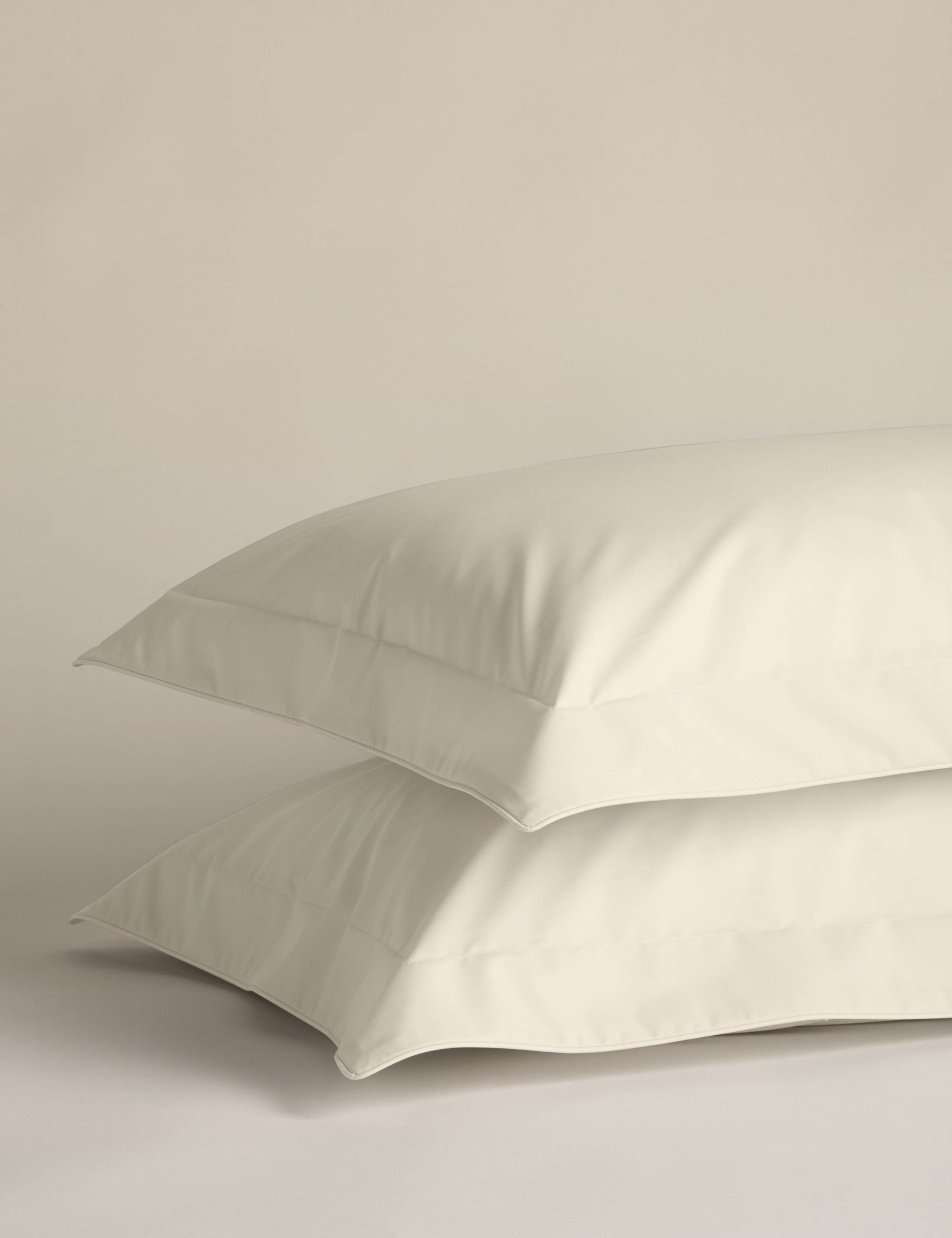 2 Pack Egyptian Cotton 230 Thread Count Crisp Oxford Pillowcases