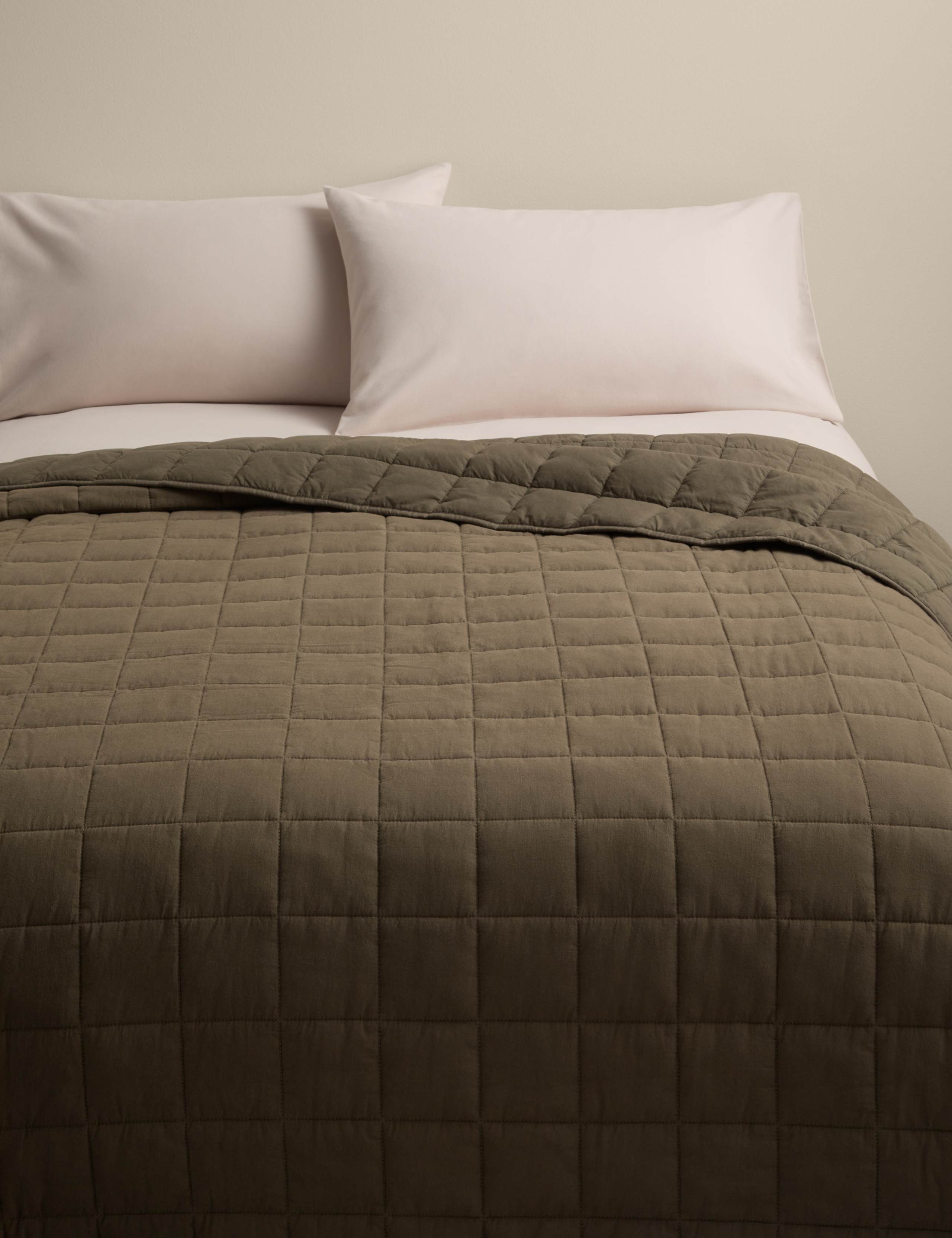 Cotton Rich Quilted Bedspread with Linen