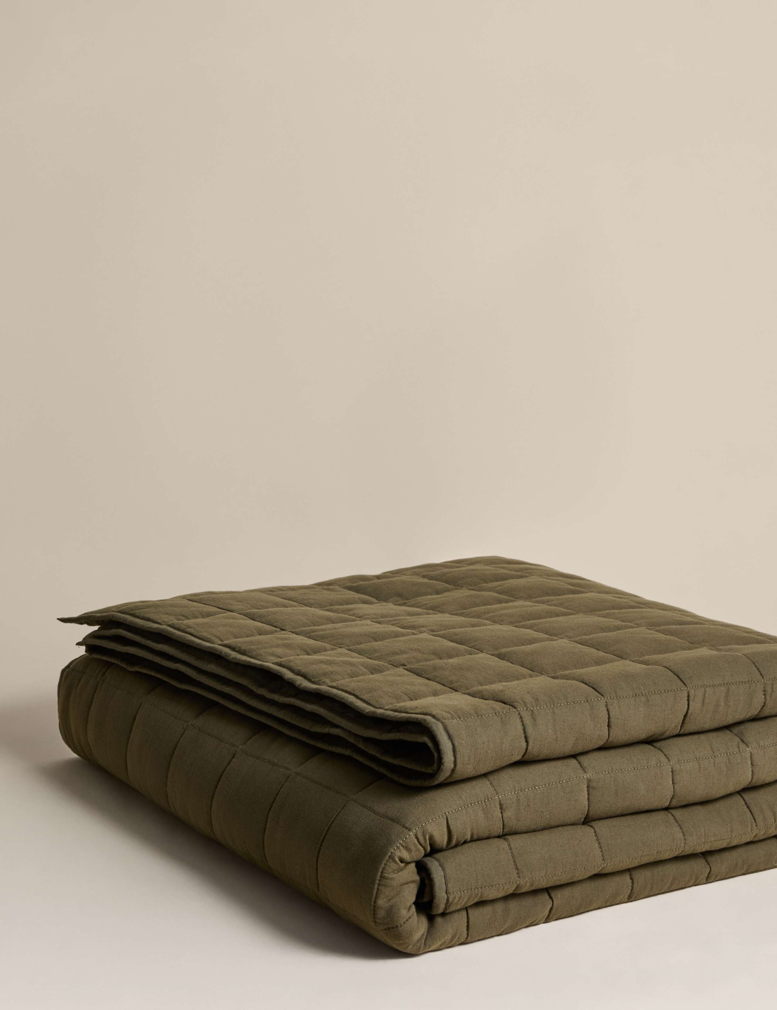Cotton Rich Quilted Bedspread with Linen