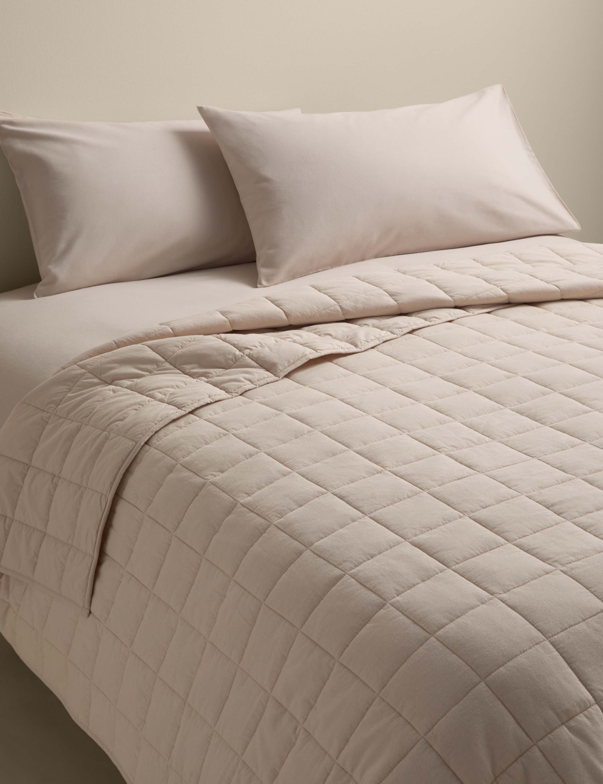 Cotton Rich Quilted Bedspread with Linen
