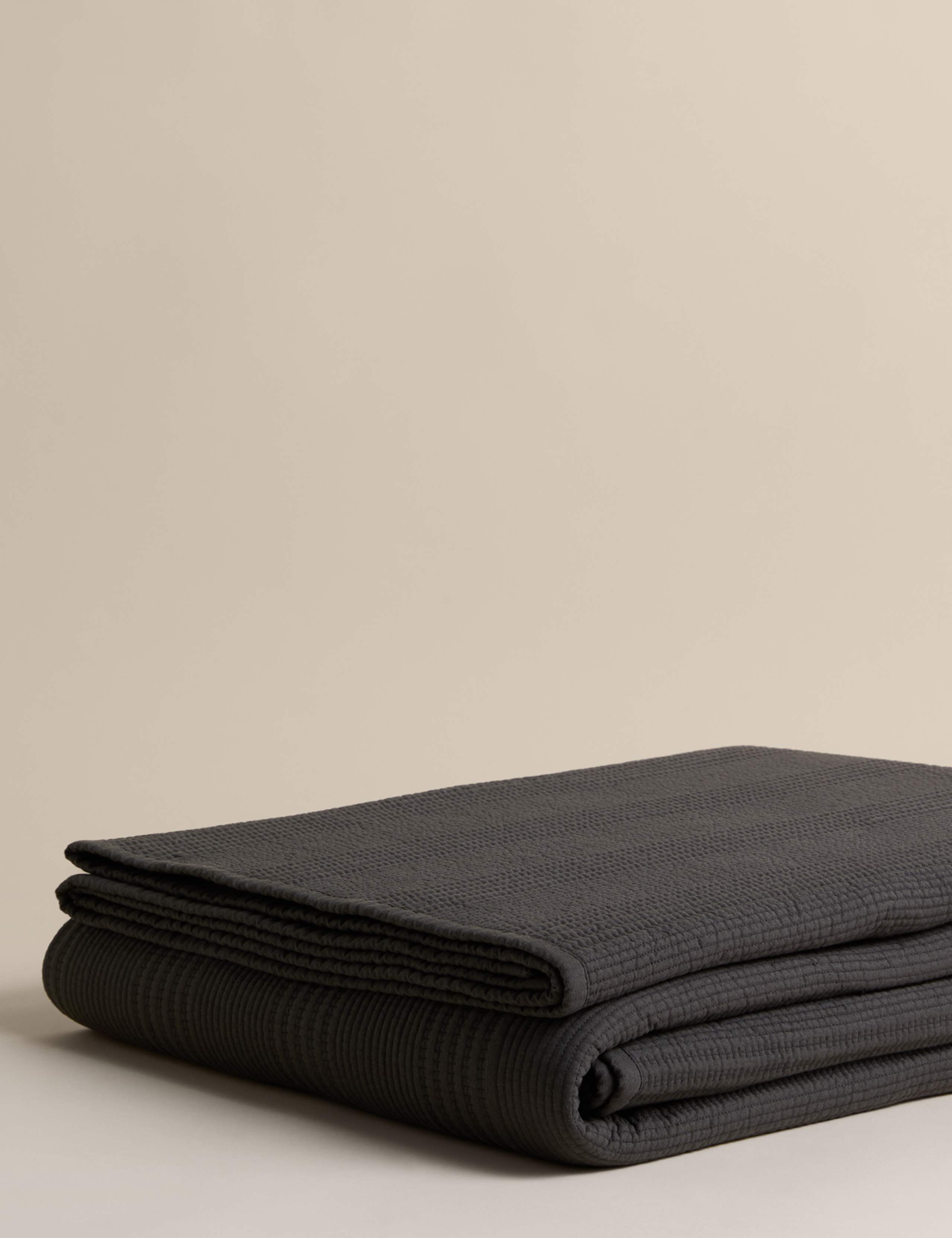 Cotton Rich Ribbed Bedspread with Linen