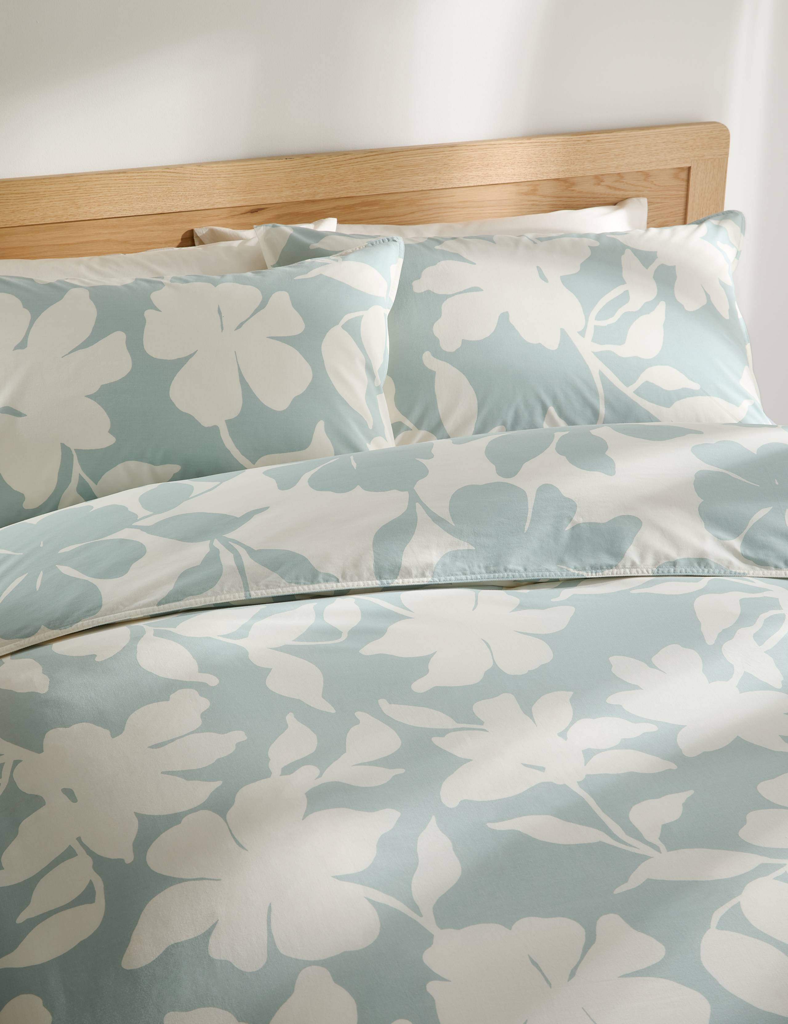 Cotton Rich Silhouette Floral Bedding Set