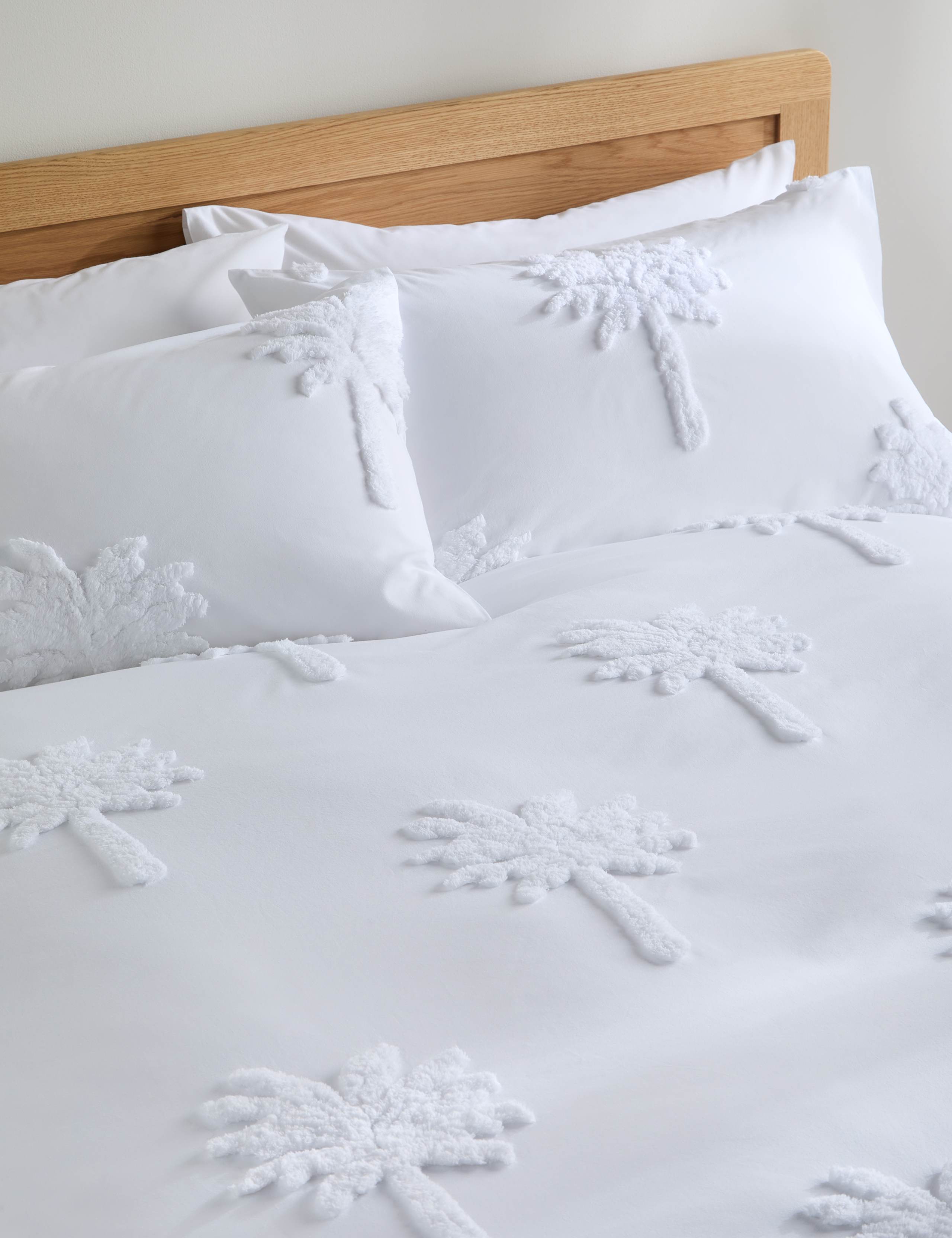 Pure Cotton Tufted Palm Bedding Set