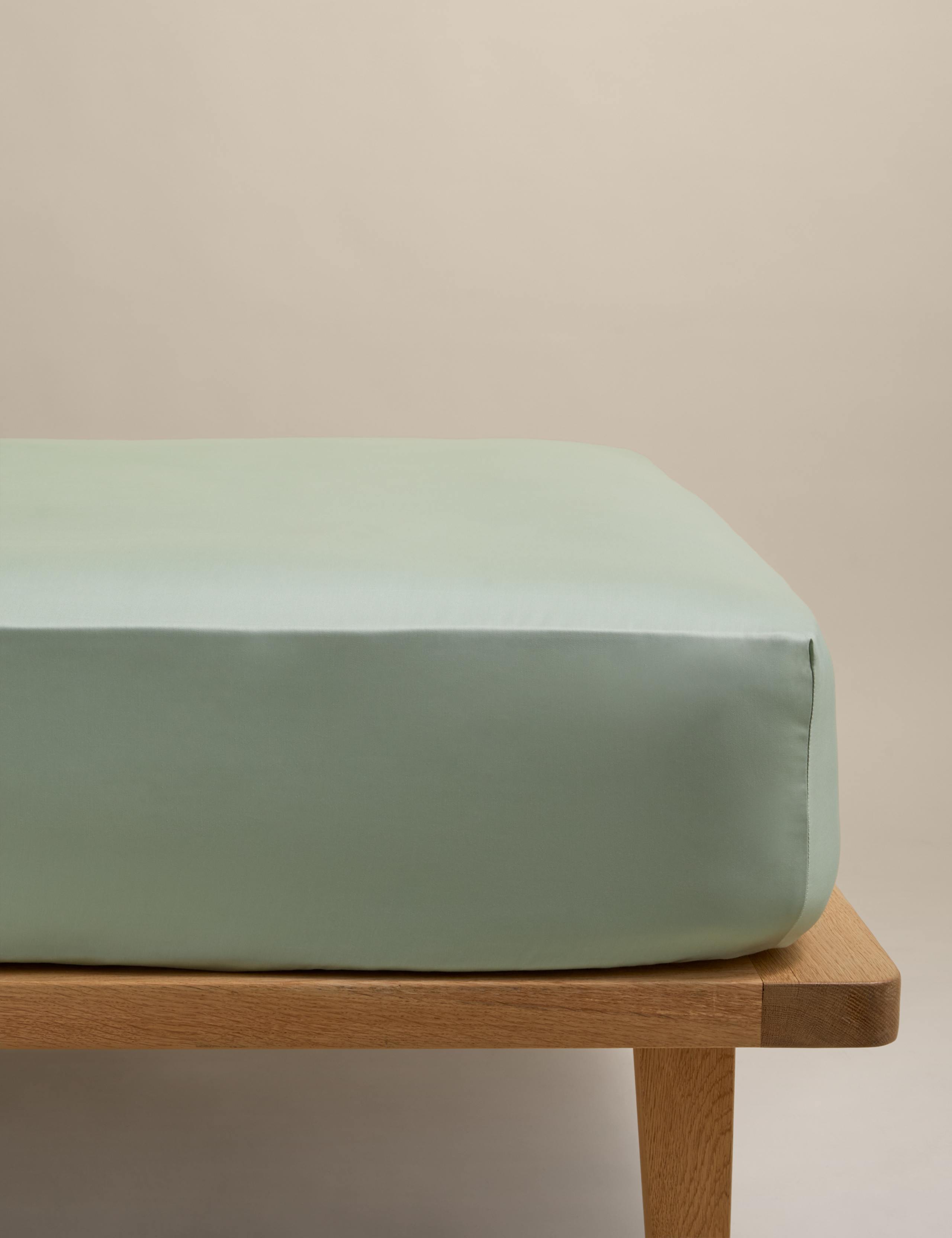 Egyptian Cotton 230 Thread Count StayPut Fitted Sheet