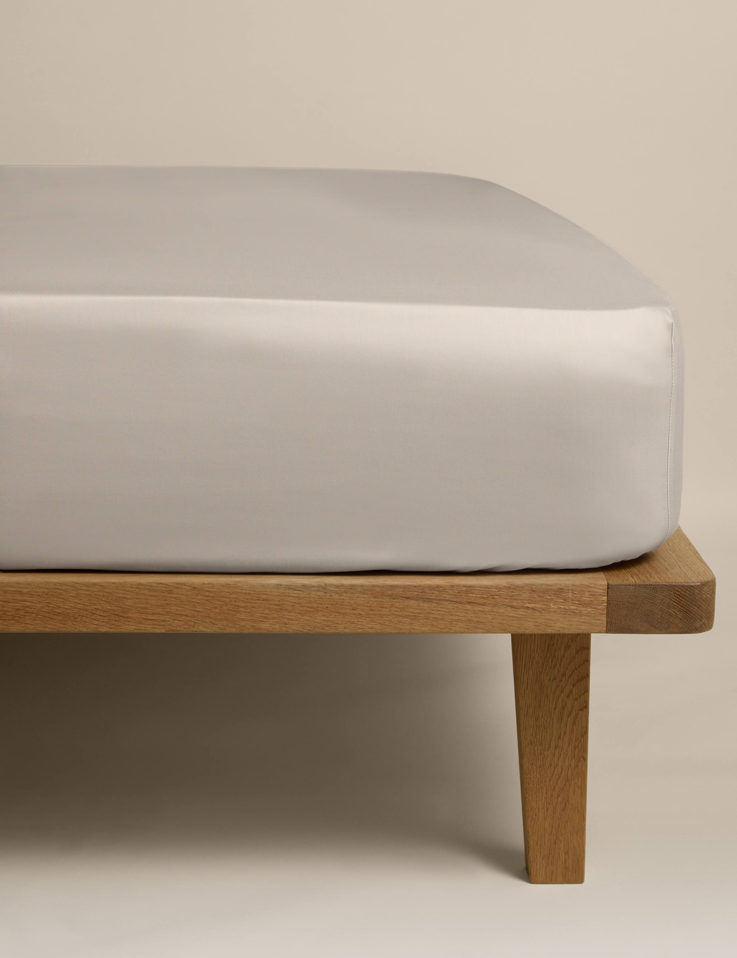 Egyptian Cotton 230 Thread Count StayPut Fitted Sheet