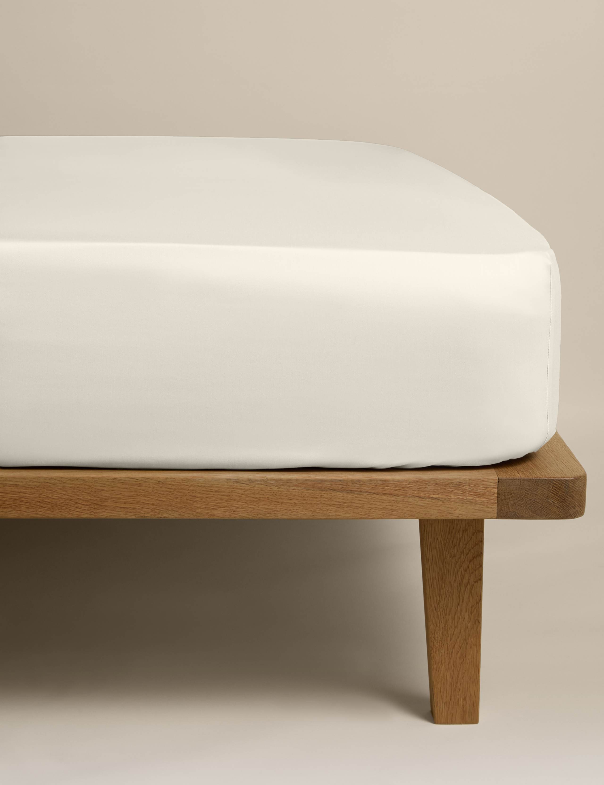 Egyptian Cotton 230 Thread Count StayPut Fitted Sheet