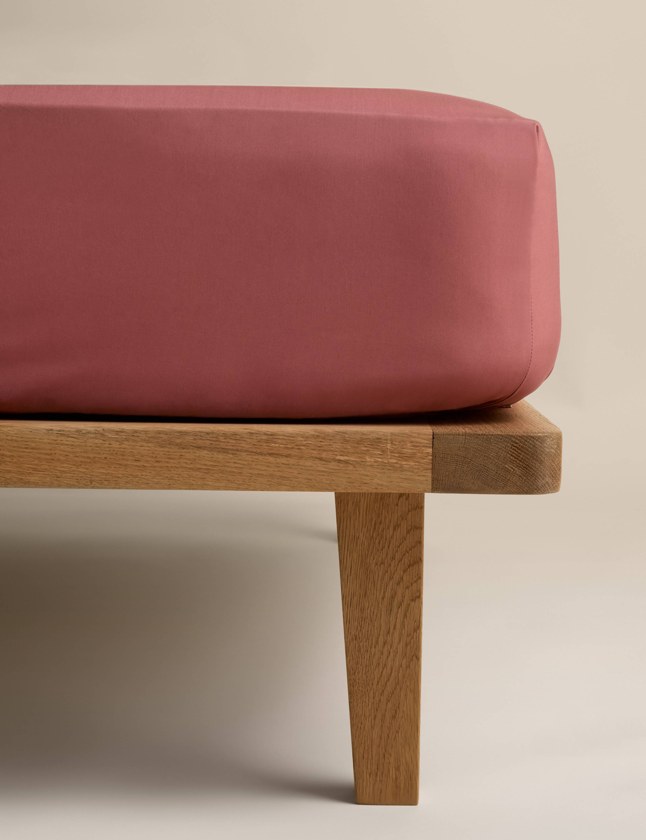 Egyptian Cotton 230 Thread Count StayPut Fitted Sheet