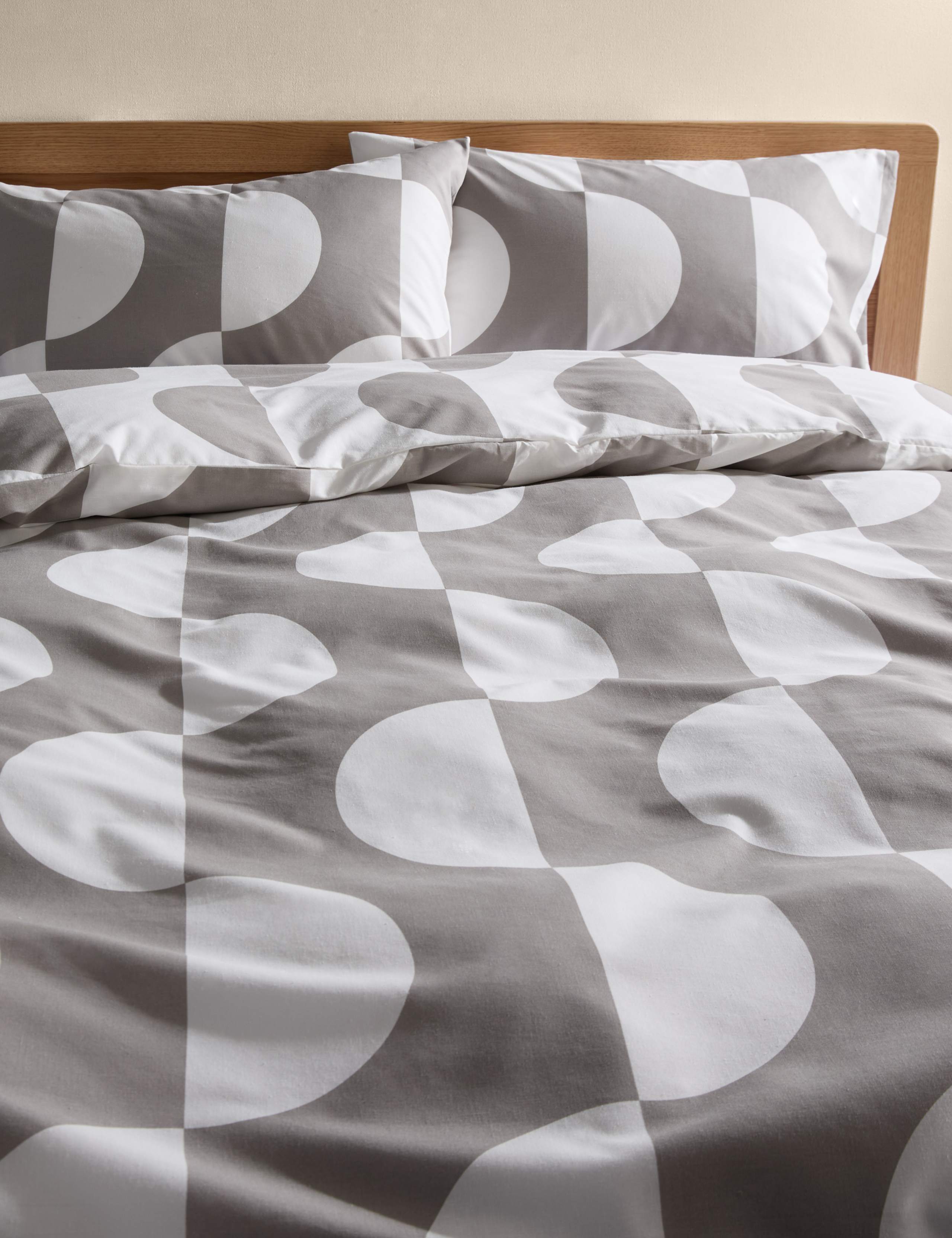 Cotton Blend Sliced Spot Geometric Bedding Set