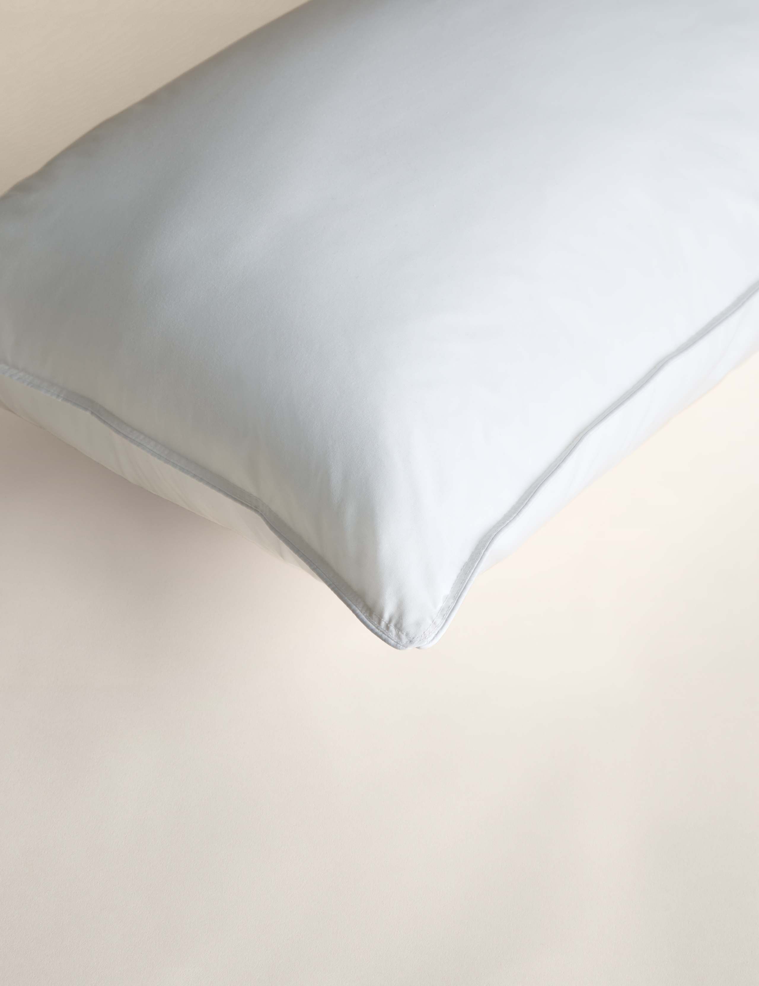 Supremely Washable Kingsize Firm Pillow